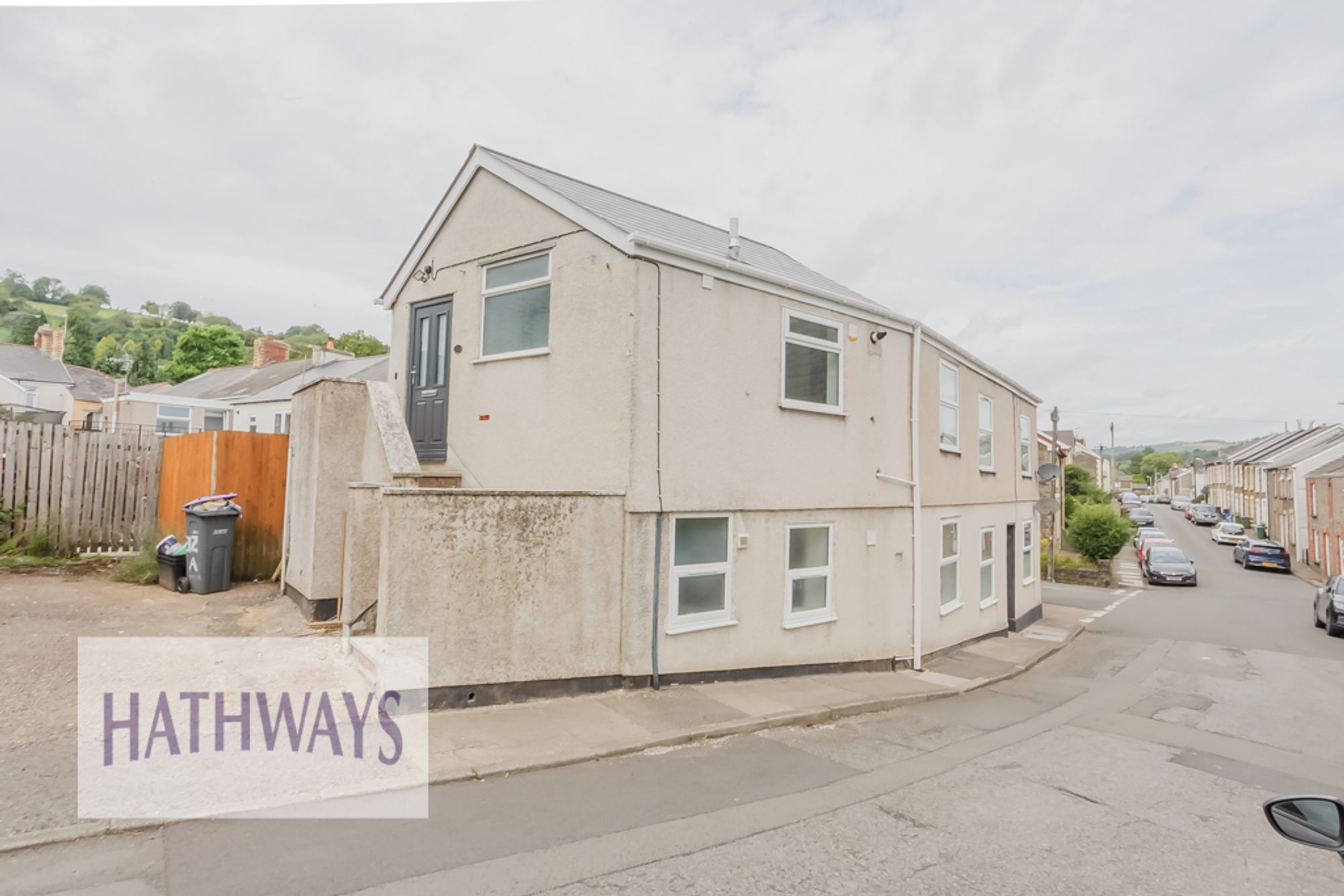 2 bed flat for sale in Windsor Road, Pontypool  - Property Image 1