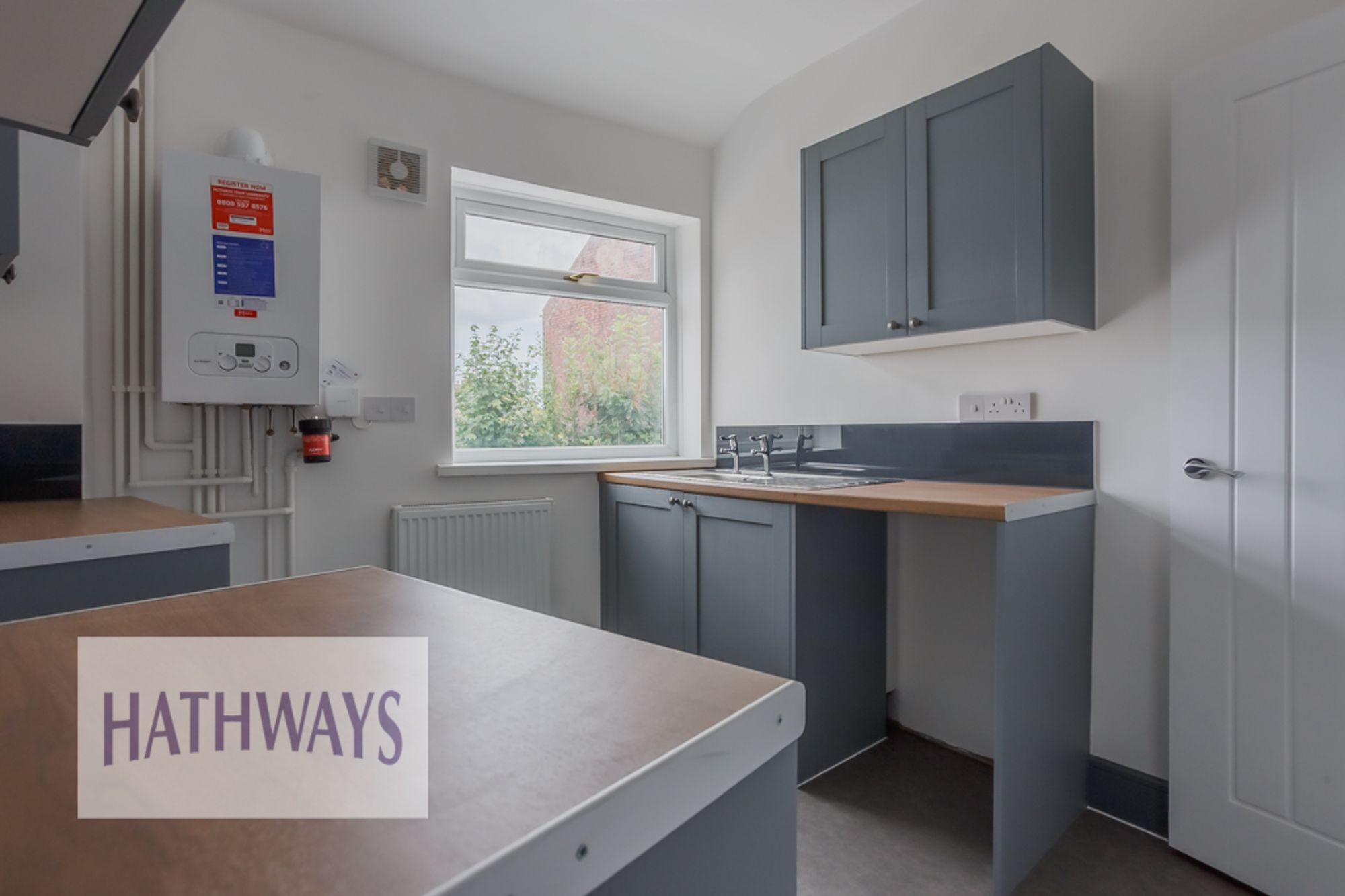 2 bed flat for sale in Windsor Road, Pontypool  - Property Image 6