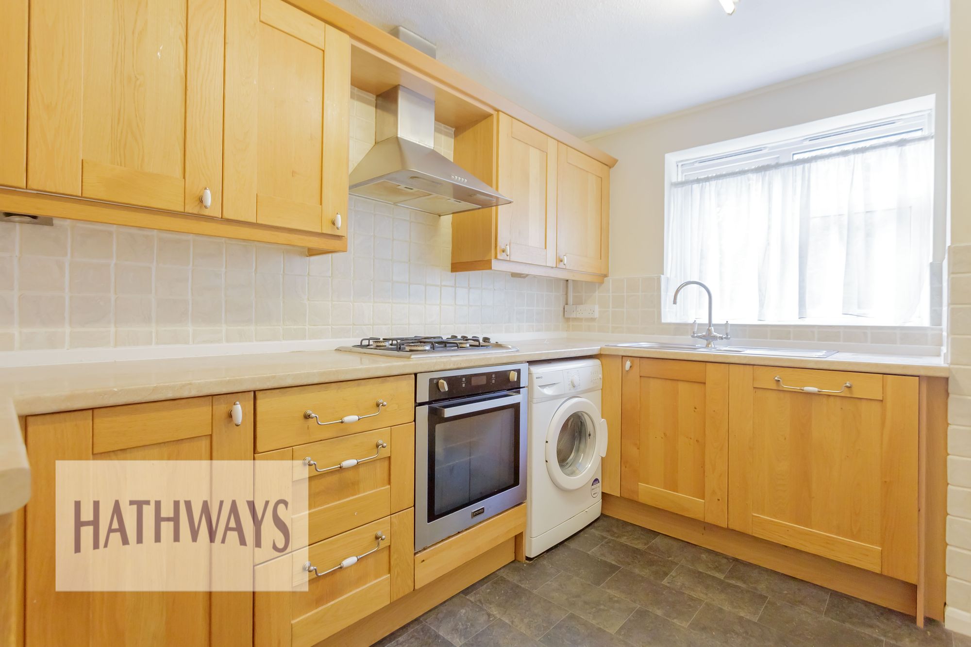 2 bed flat for sale in Brecon Court, Newport  - Property Image 4