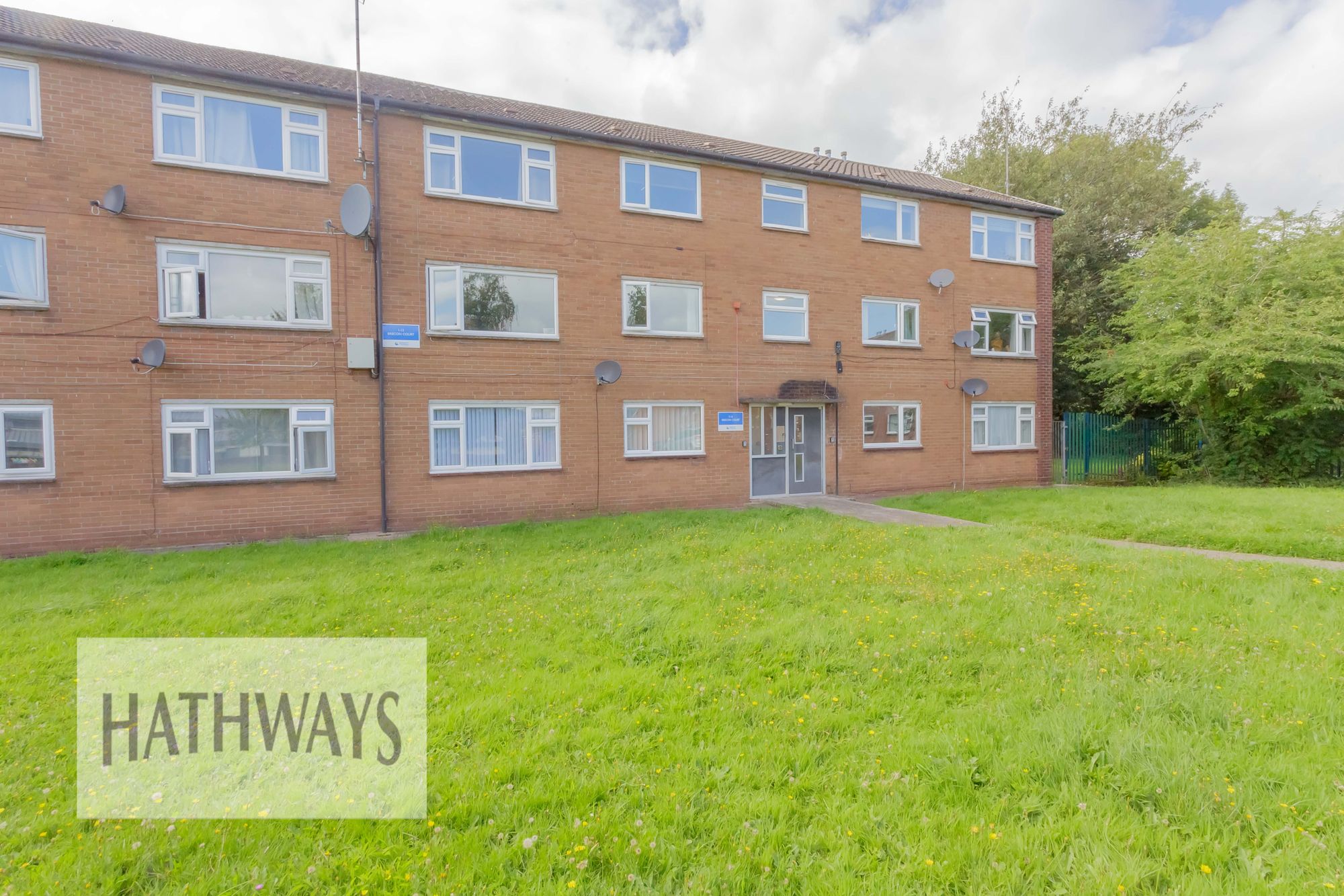 2 bed flat for sale in Brecon Court, Newport  - Property Image 1