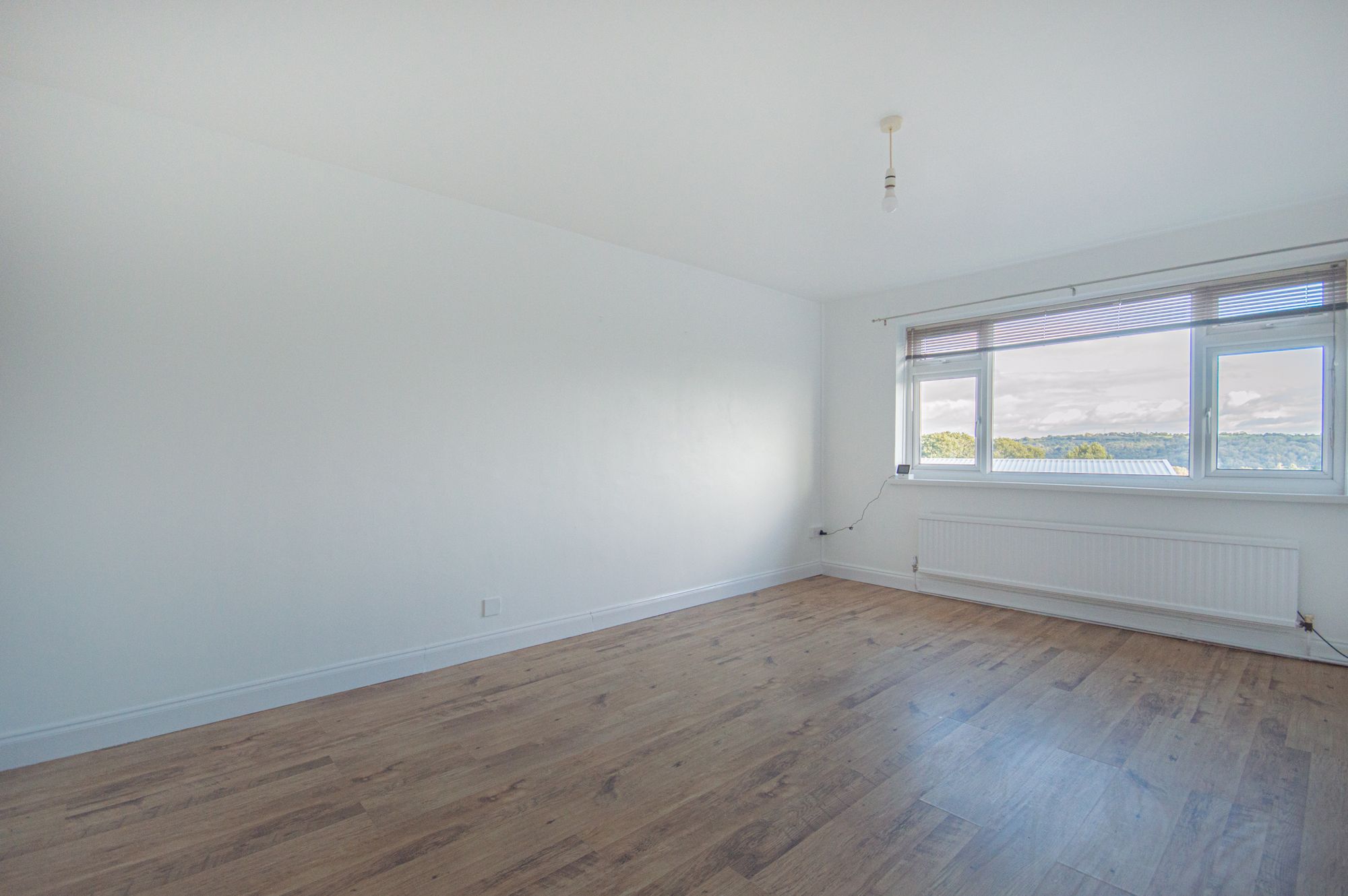 2 bed flat to rent in Anglesey Court, Newport  - Property Image 3