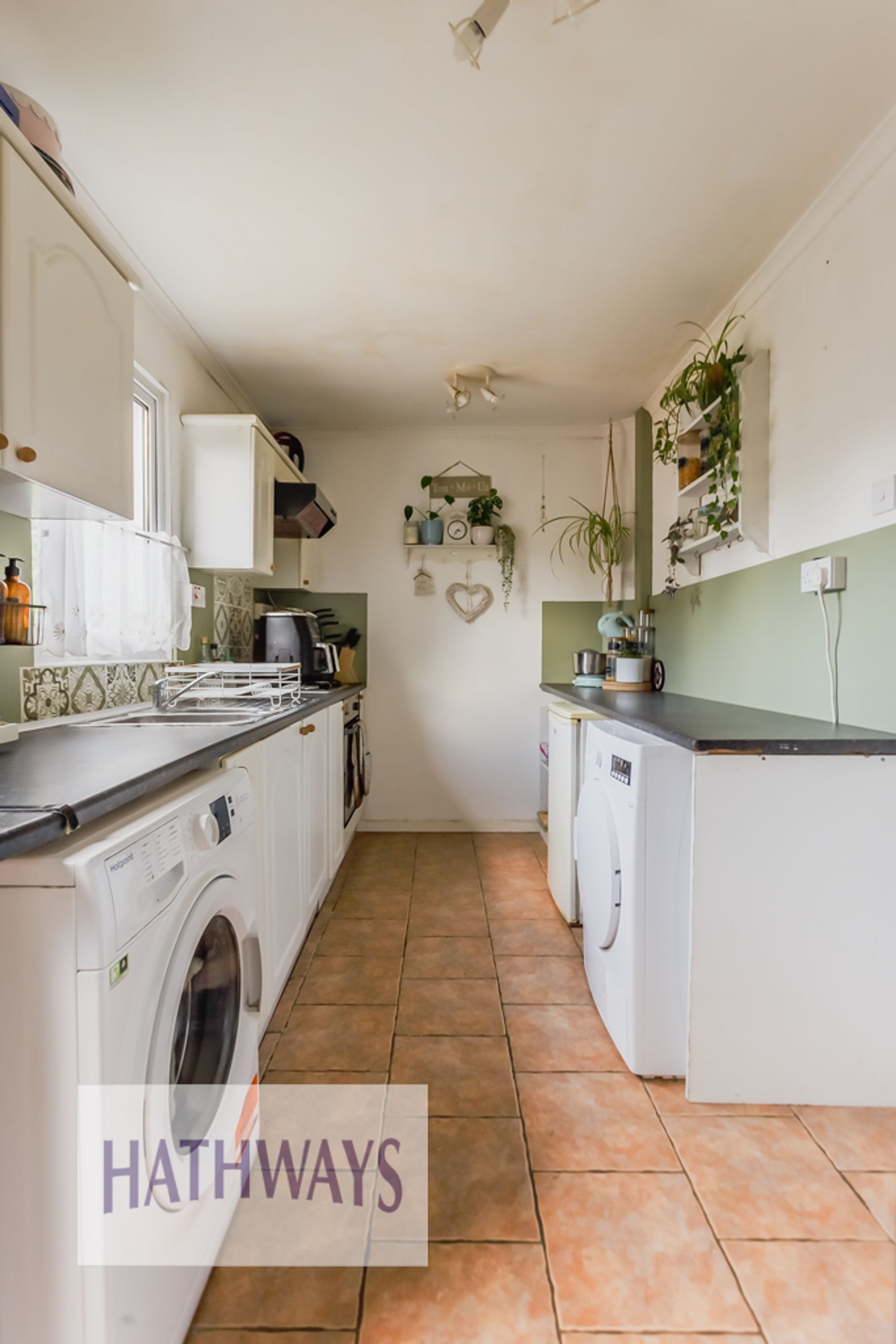 4 bed mid-terraced house for sale in Snowdon Court, Cwmbran  - Property Image 9