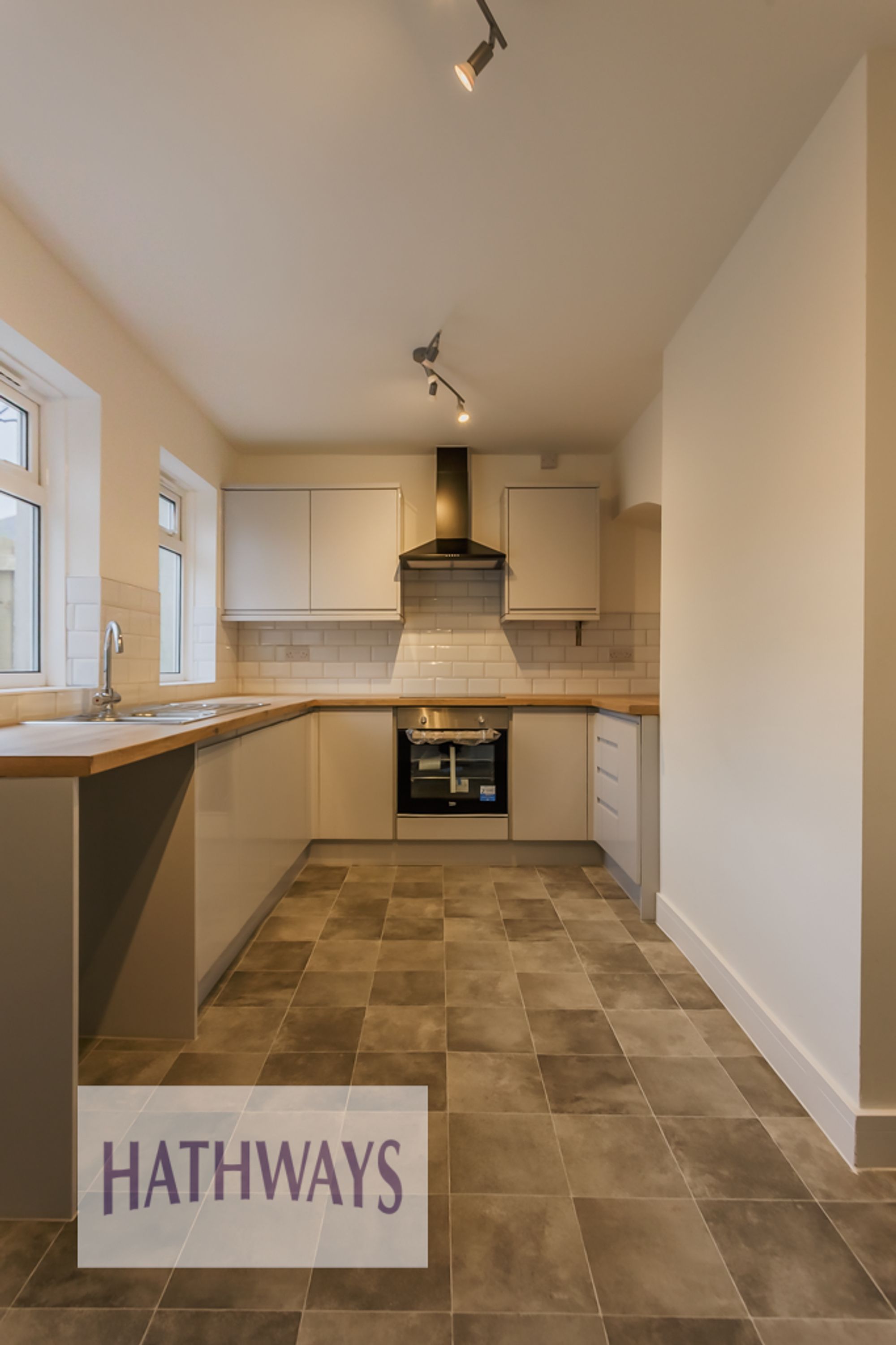 3 bed semi-detached house for sale in Penrhiw Avenue, Blackwood 8