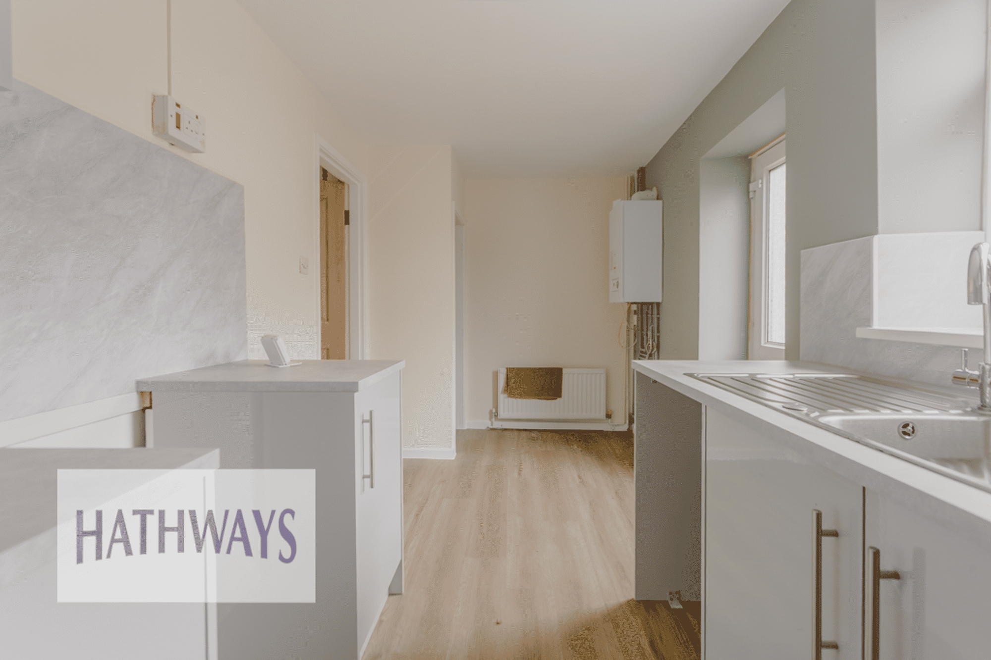 2 bed terraced house to rent in Caepalish, Pontypool 2