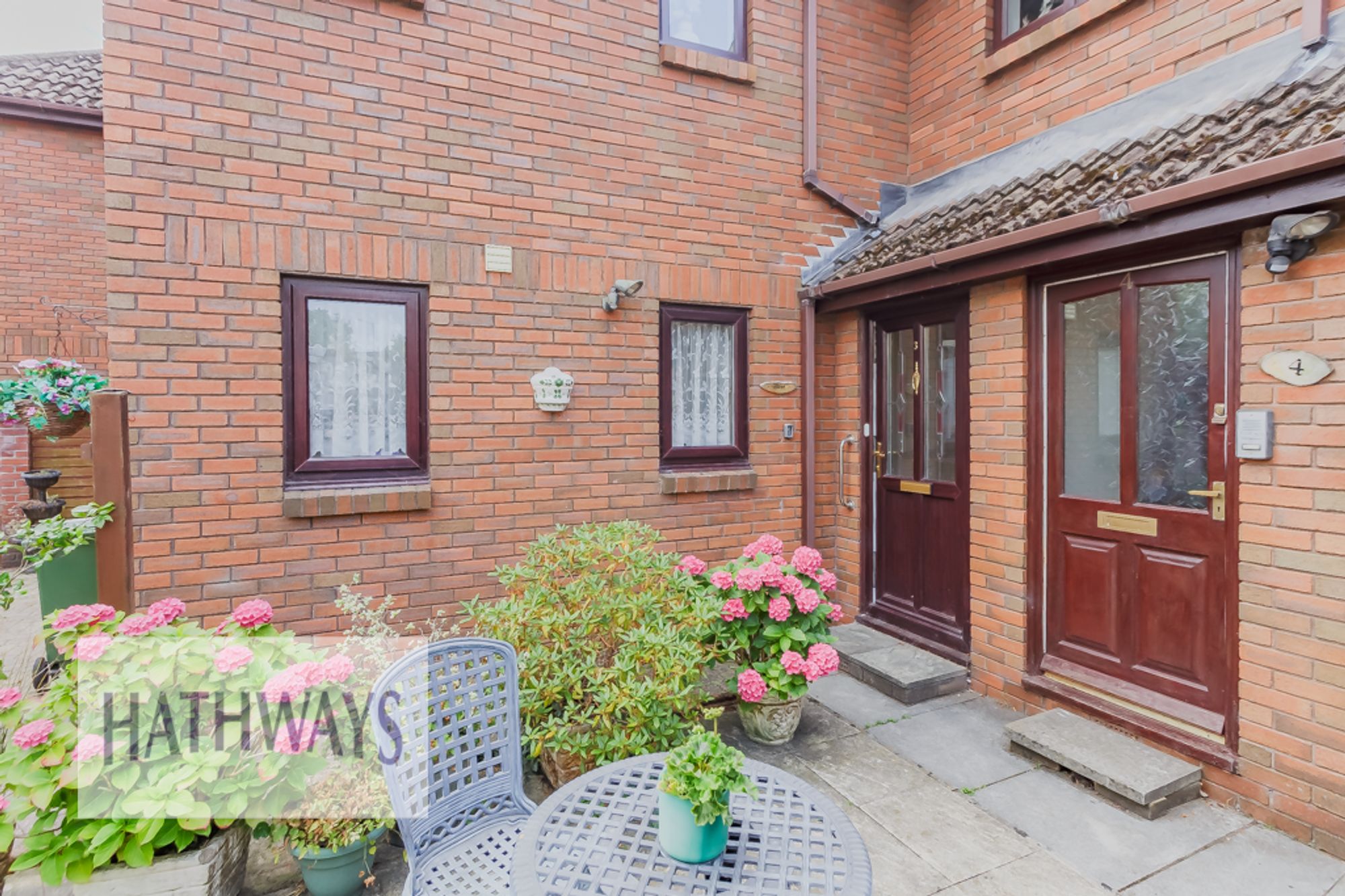 2 bed ground floor flat for sale in Croesyceiliog, Cwmbran  - Property Image 2