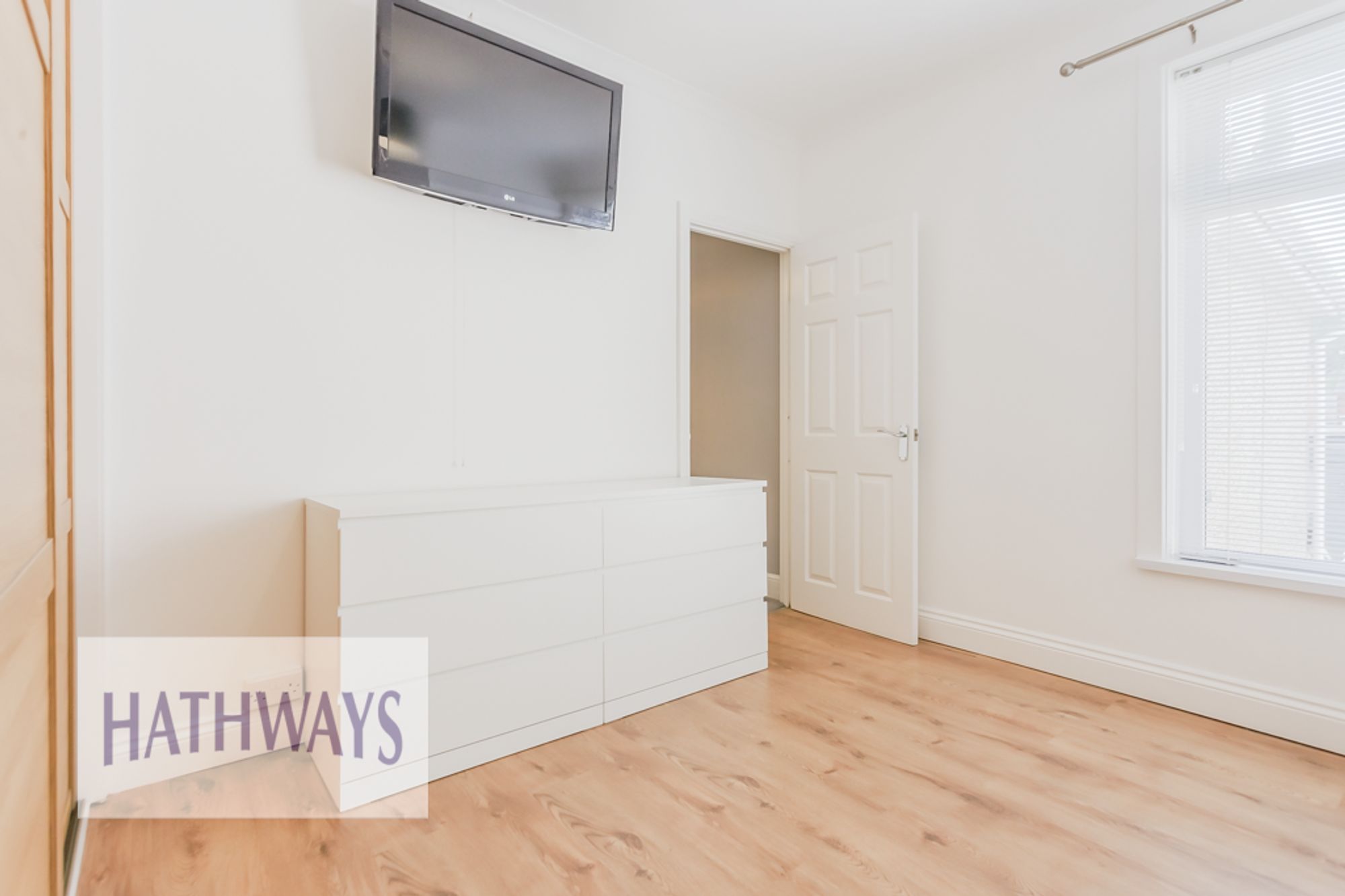 3 bed end of terrace house for sale in Grove Estate, Pontypool  - Property Image 25