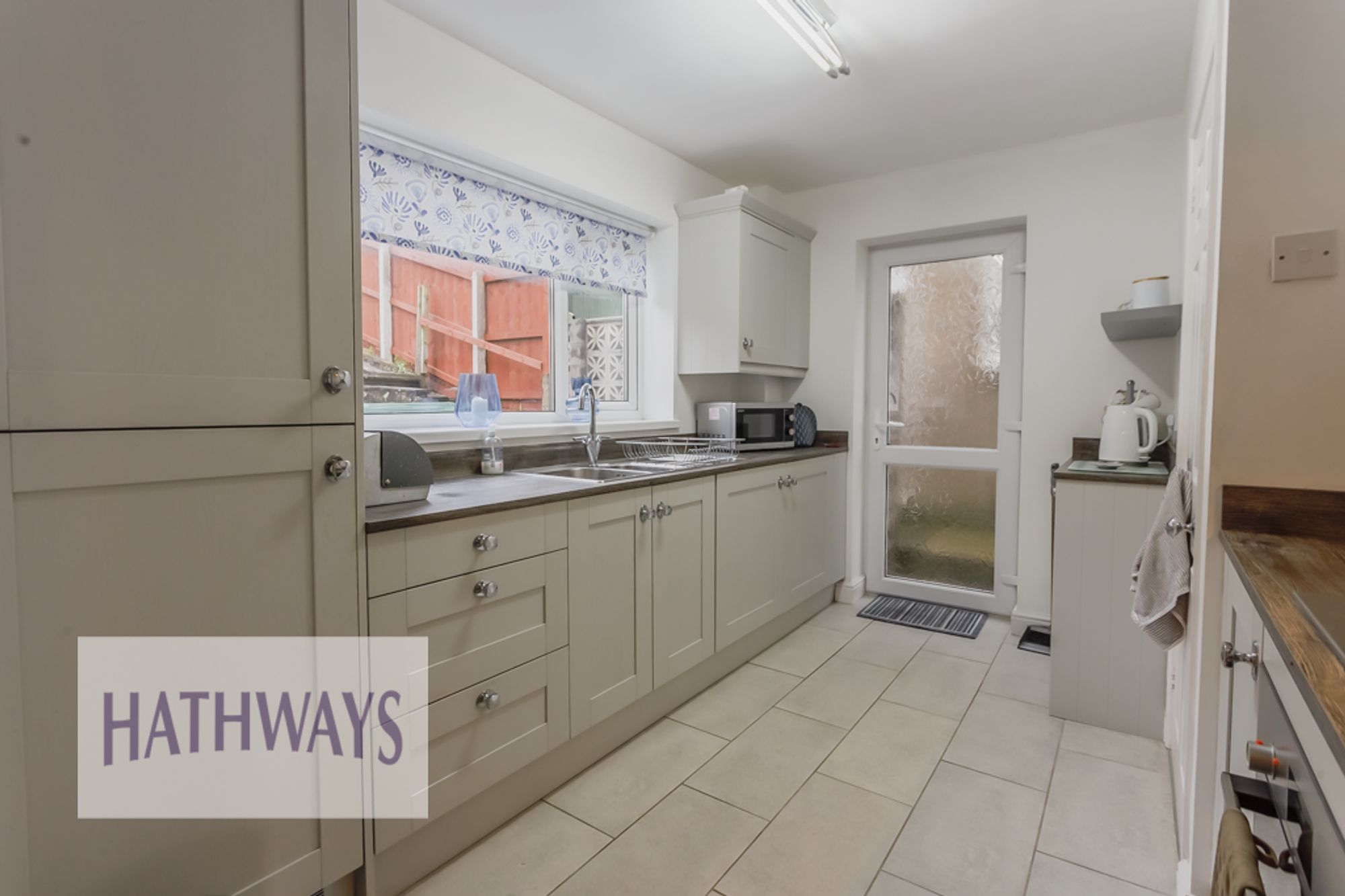 3 bed semi-detached house for sale in Oakdale Close, Newport  - Property Image 7