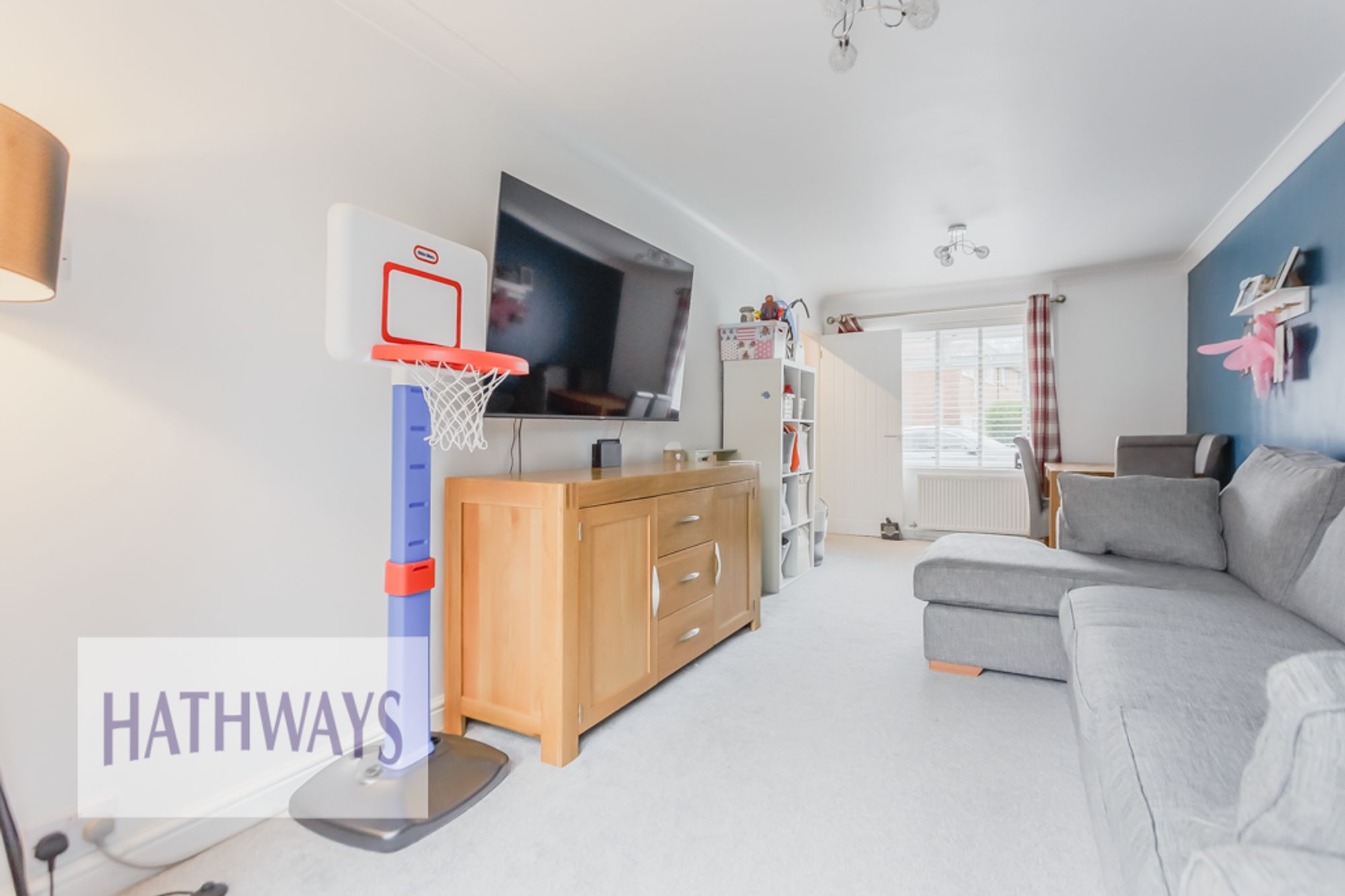 3 bed mid-terraced house for sale in The Rise, Cwmbran 6