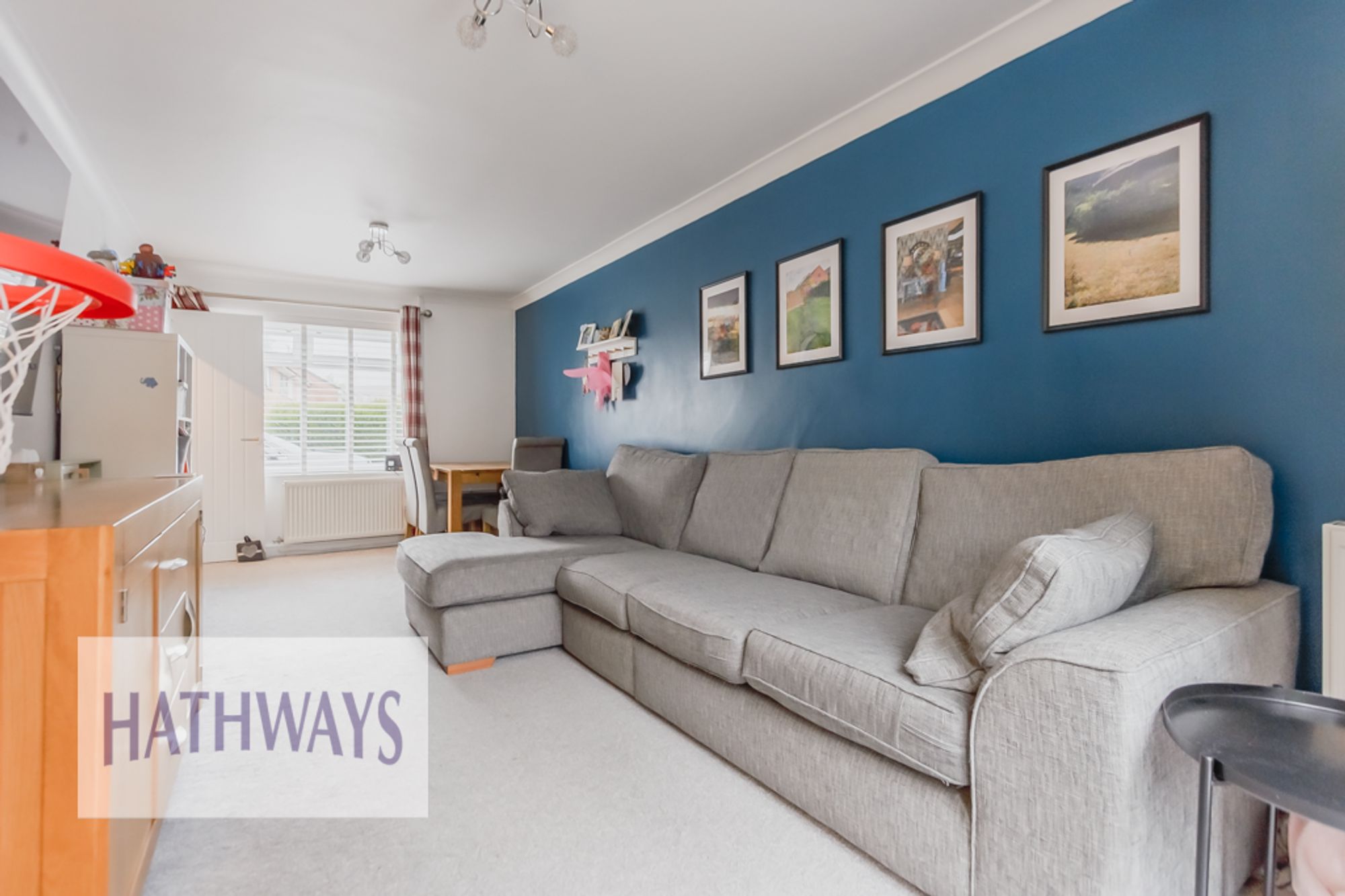 3 bed mid-terraced house for sale in The Rise, Cwmbran  - Property Image 8