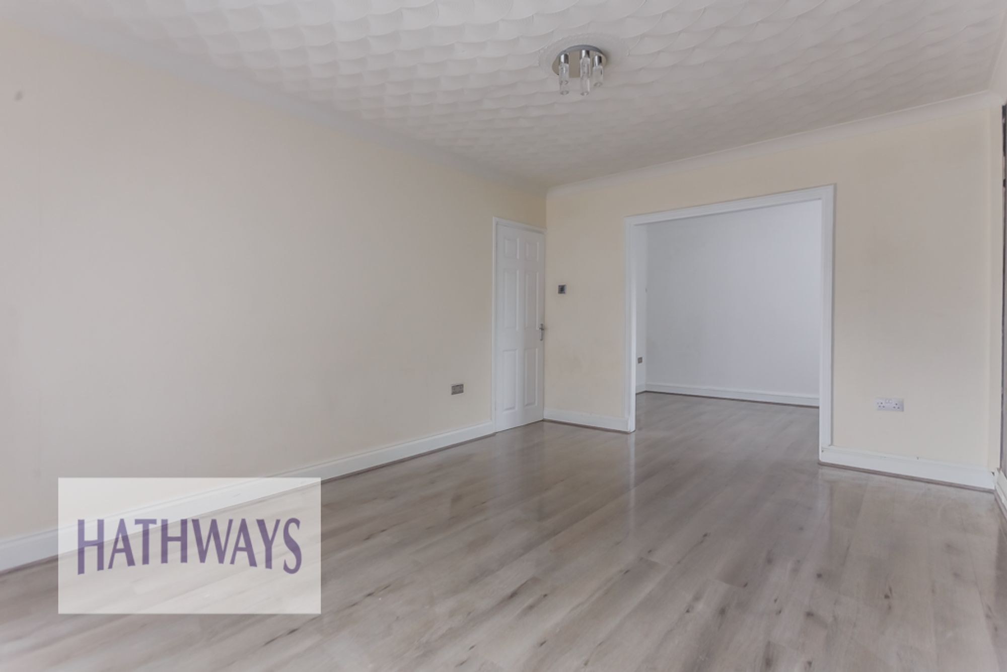 4 bed end of terrace house for sale in Badgers Mede, Cwmbran  - Property Image 13