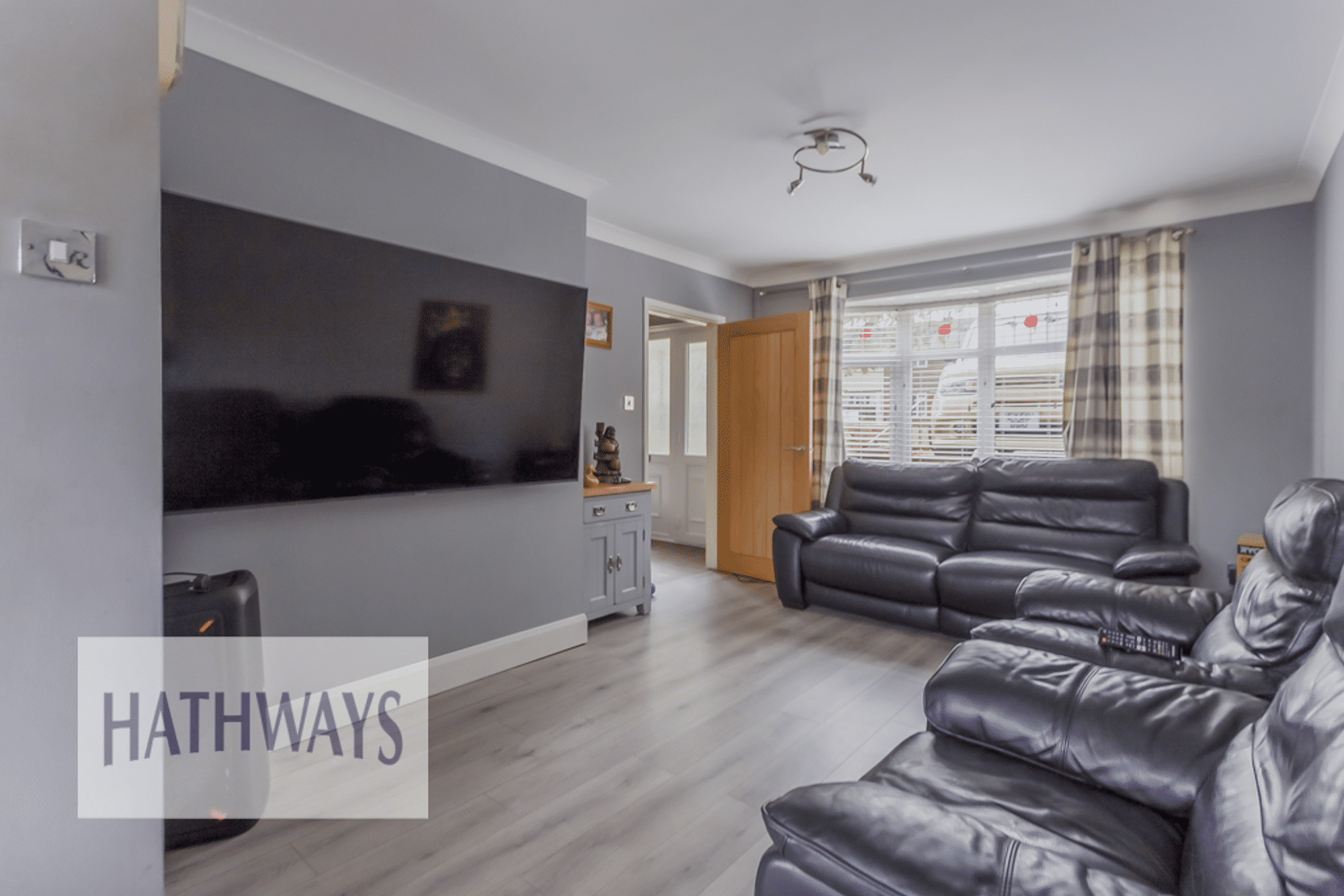 3 bed mid-terraced house for sale in Windsor Road, Cwmbran  - Property Image 6