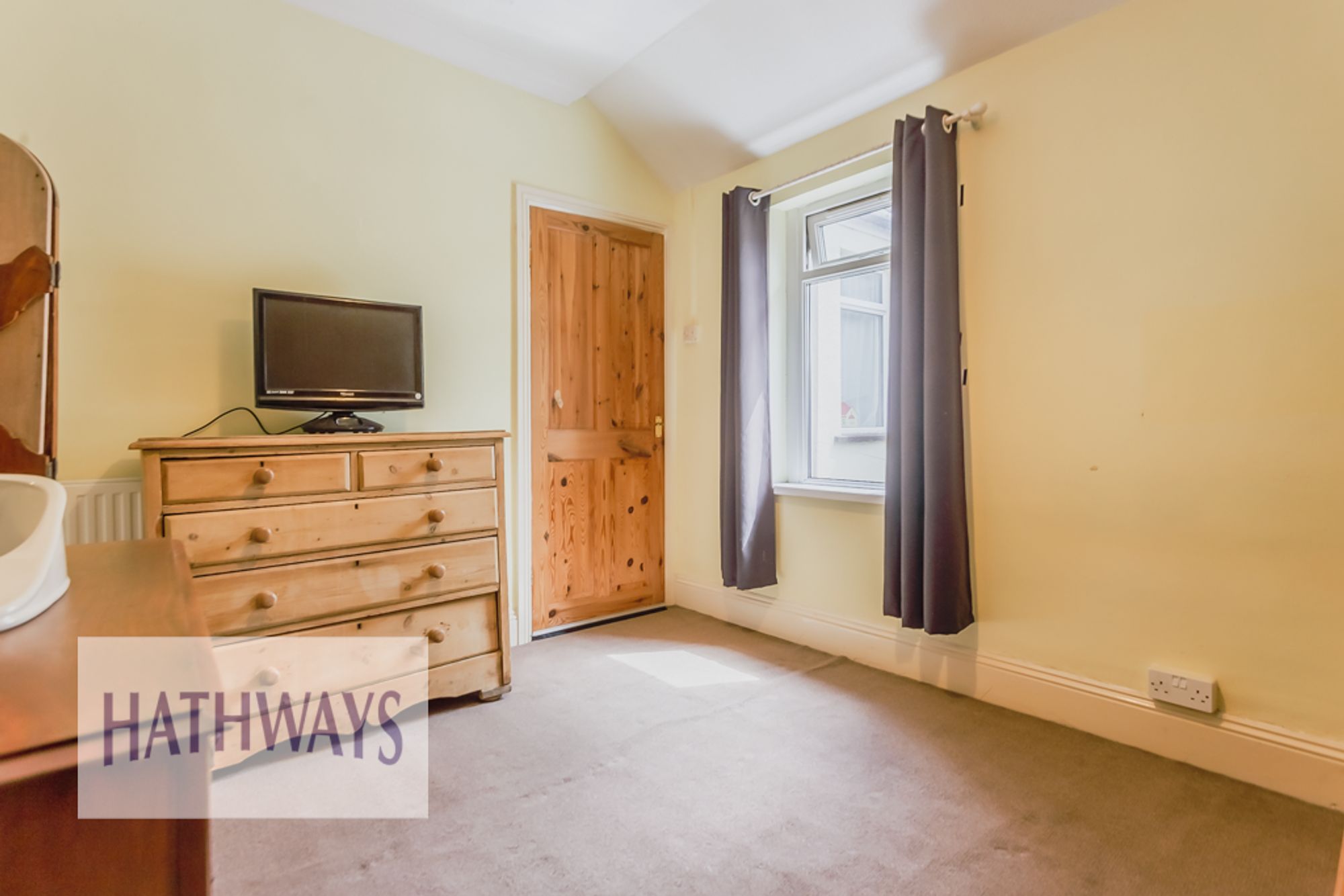 3 bed terraced house for sale in Wainfelin Road, Pontypool 25