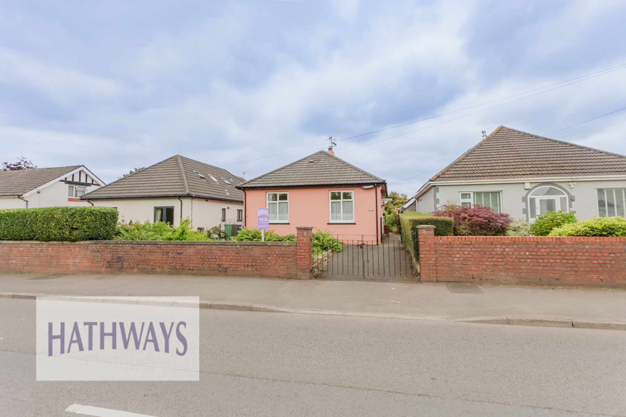 2 bed bungalow for sale in Llantarnam Road, Cwmbran  - Property Image 1