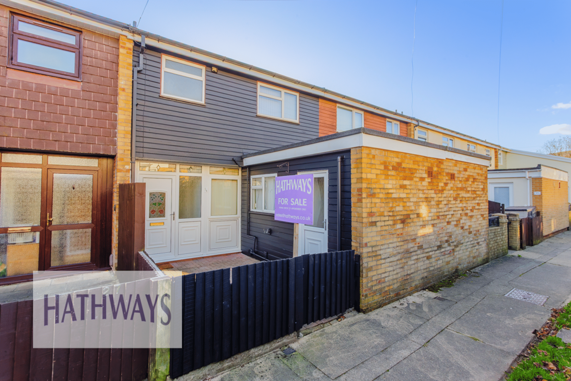 3 bed mid-terraced house for sale in Cresswell Walk, Cwmbran - Property Image 1