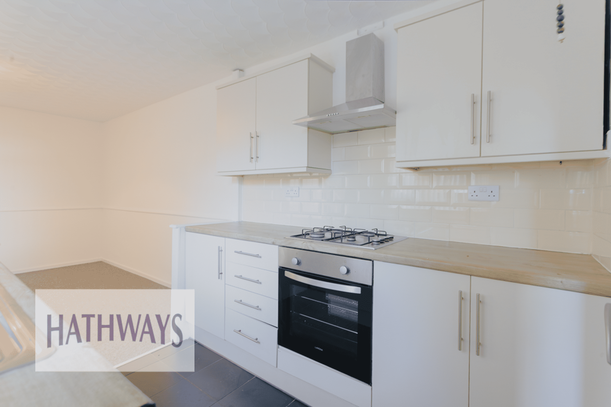 3 bed mid-terraced house for sale in Cresswell Walk, Cwmbran 6