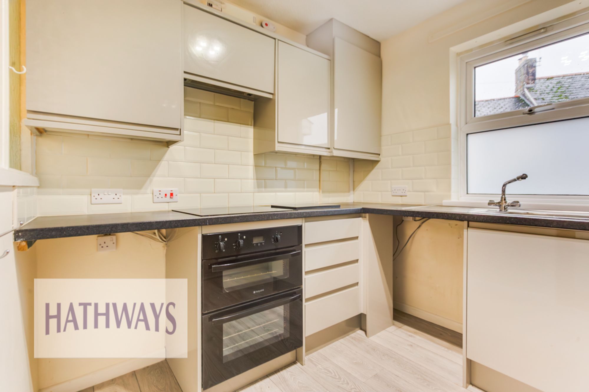 3 bed terraced house for sale in Goldcroft Court, Newport  - Property Image 10