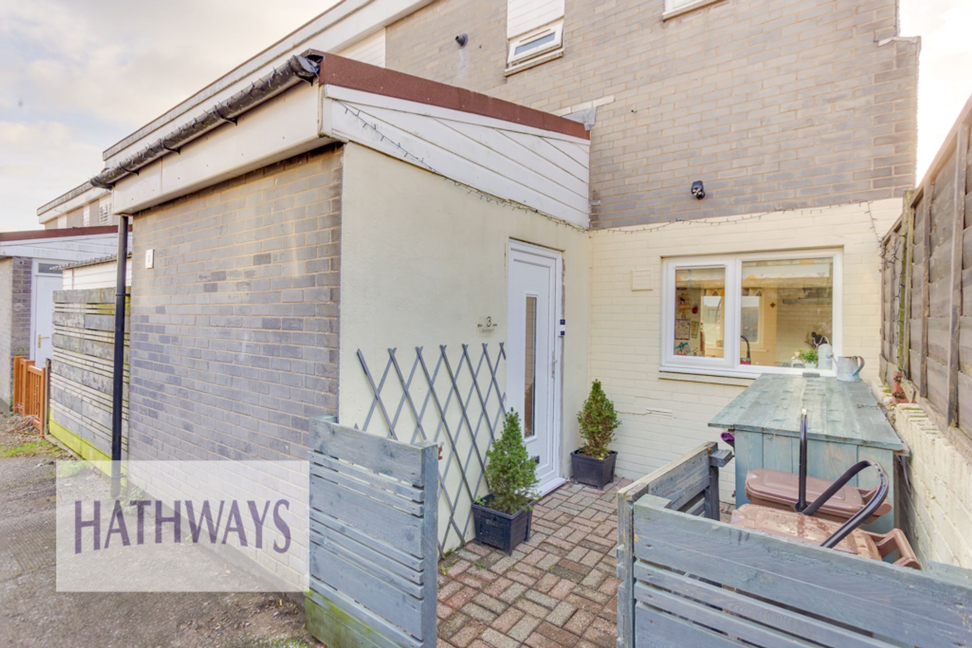 3 bed end of terrace house for sale in Short Path, Cwmbran - Property Image 1
