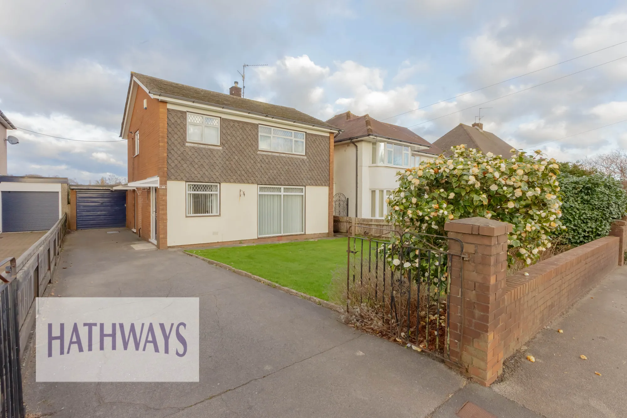 3 bed detached house for sale in Llantarnam Road, Cwmbran  - Property Image 1