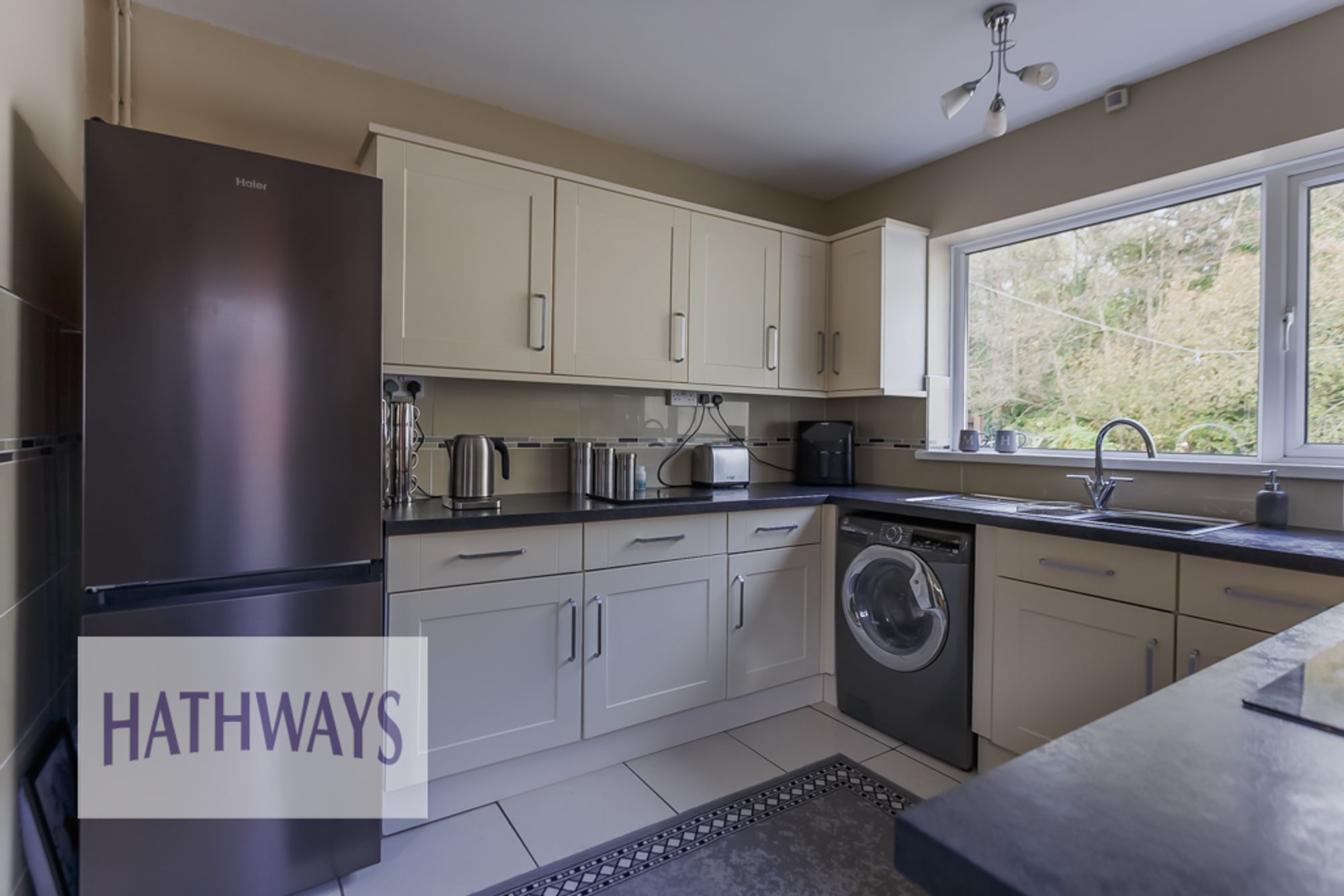 2 bed semi-detached bungalow for sale in Heol Madoc, Pontypool 10