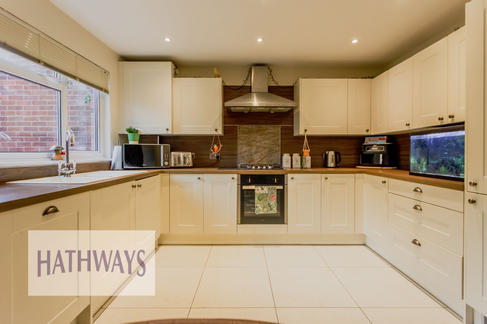 3 bed mid-terraced house for sale in Bryn Milwr, Cwmbran 6