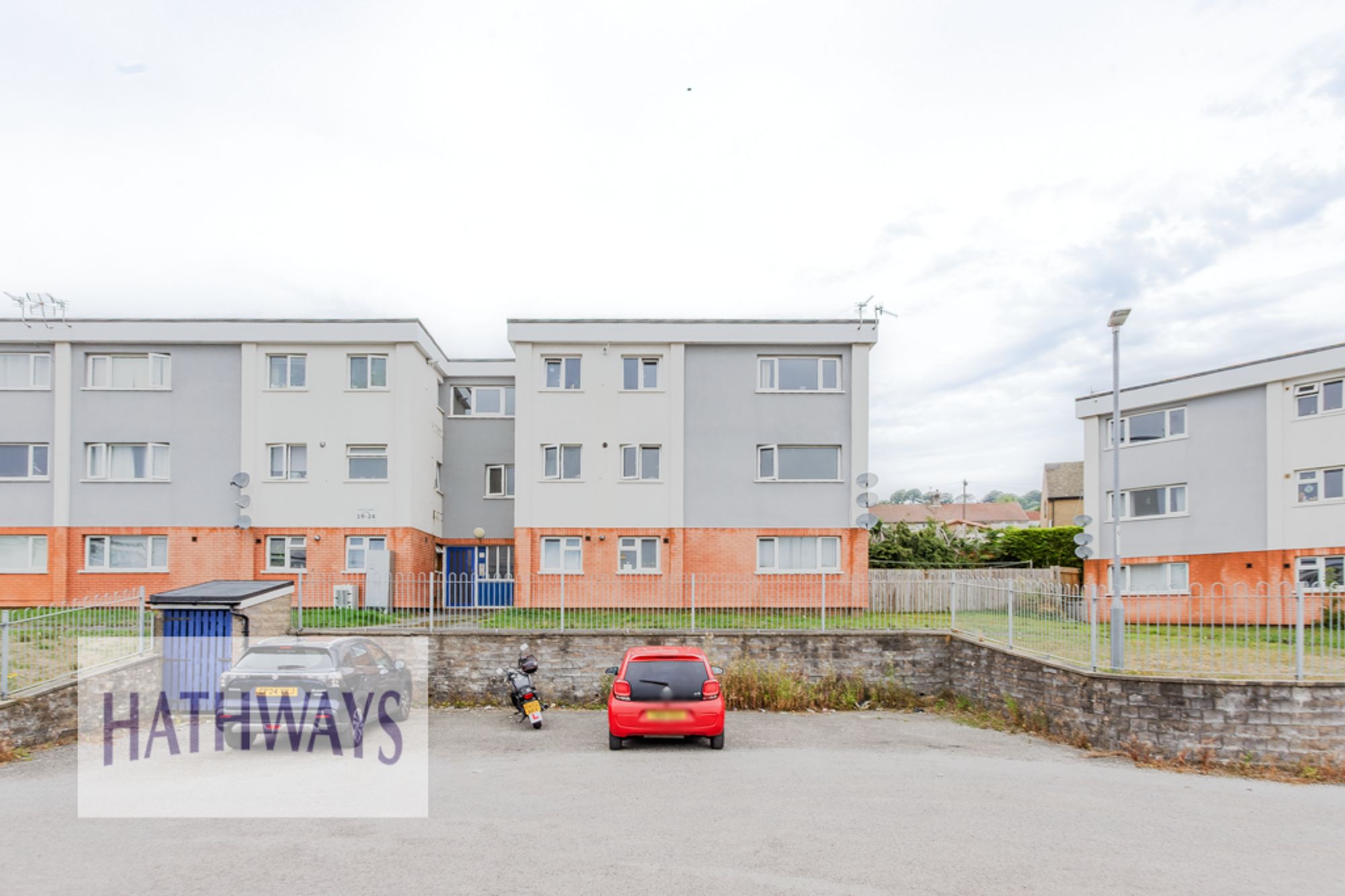 2 bed flat for sale in Kemys Fawr Close, Pontypool  - Property Image 3