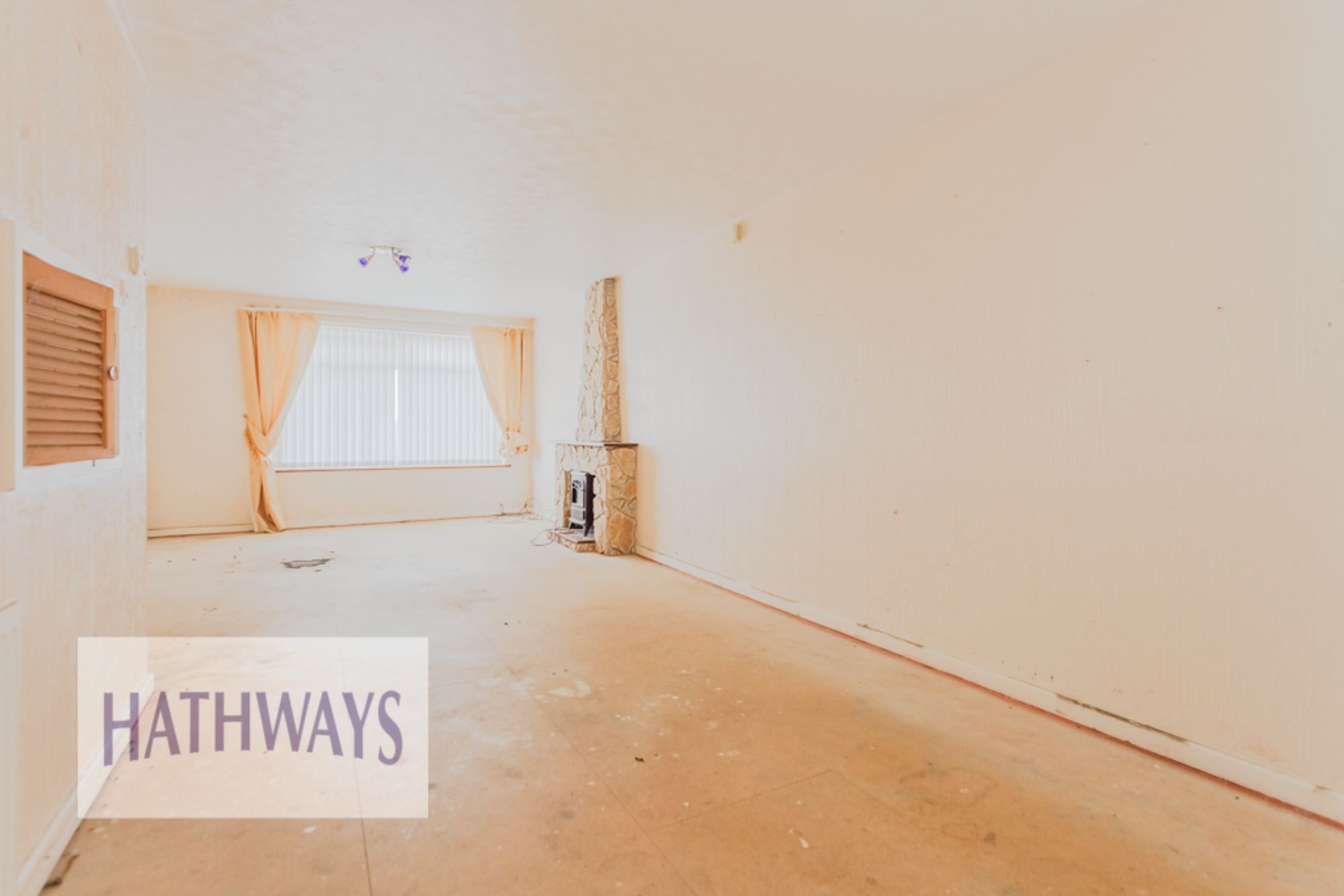 3 bed semi-detached house for sale in Brynheulog, Pontypool 5