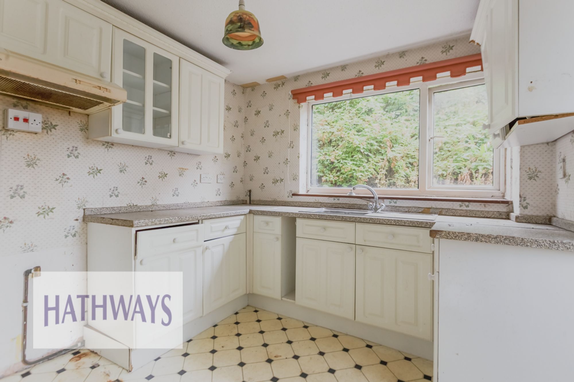 3 bed semi-detached house for sale in Brynheulog, Pontypool 8