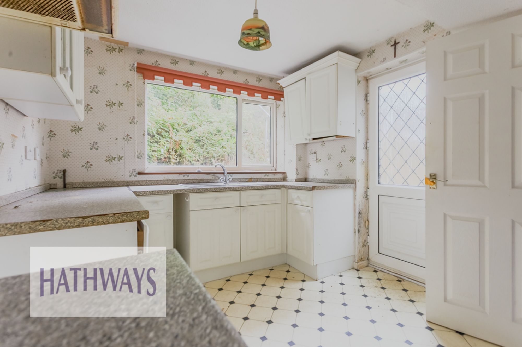 3 bed semi-detached house for sale in Brynheulog, Pontypool 10