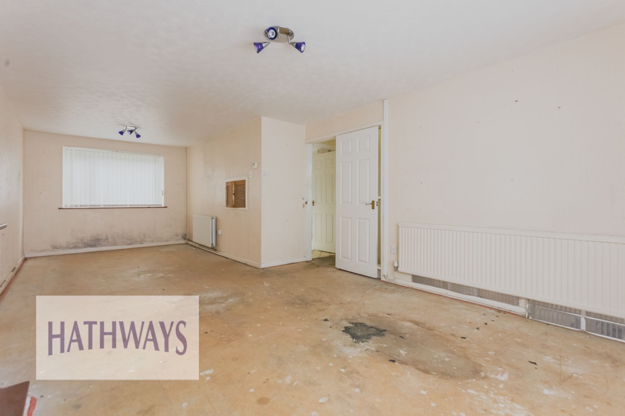 3 bed semi-detached house for sale in Brynheulog, Pontypool 7