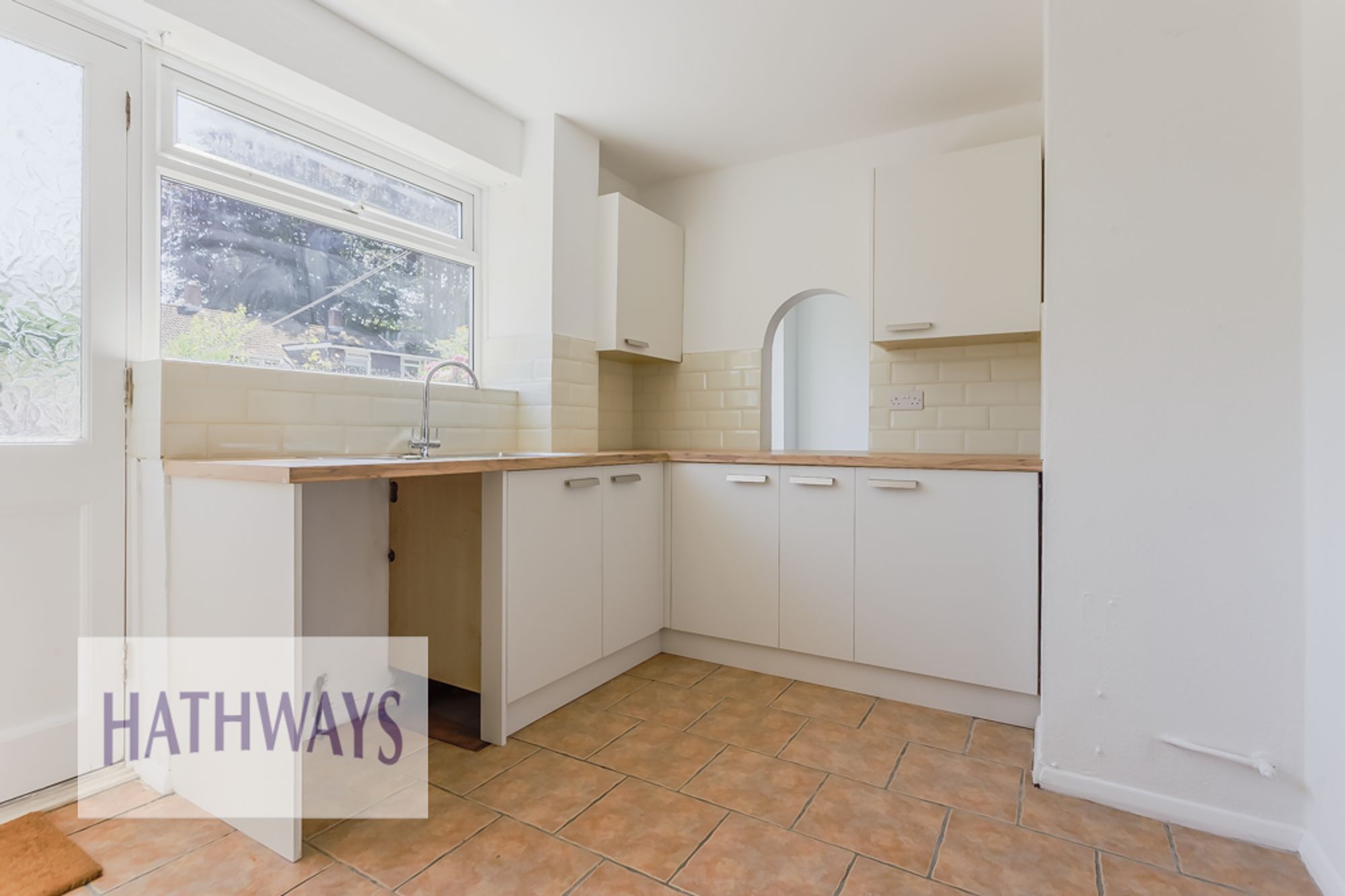3 bed mid-terraced house to rent in Llyswen Walk, Cwmbran  - Property Image 4