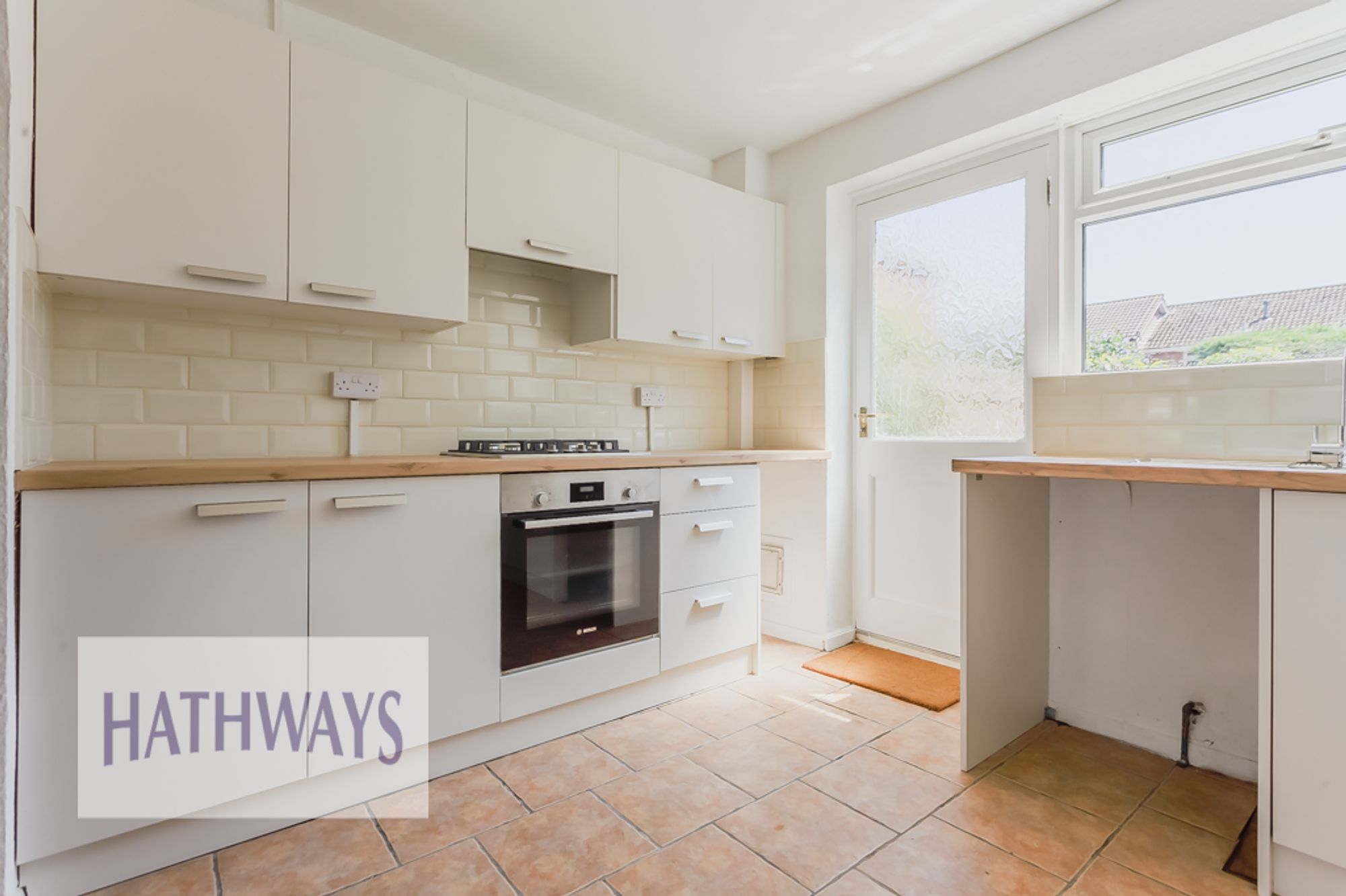 3 bed mid-terraced house to rent in Llyswen Walk, Cwmbran  - Property Image 2