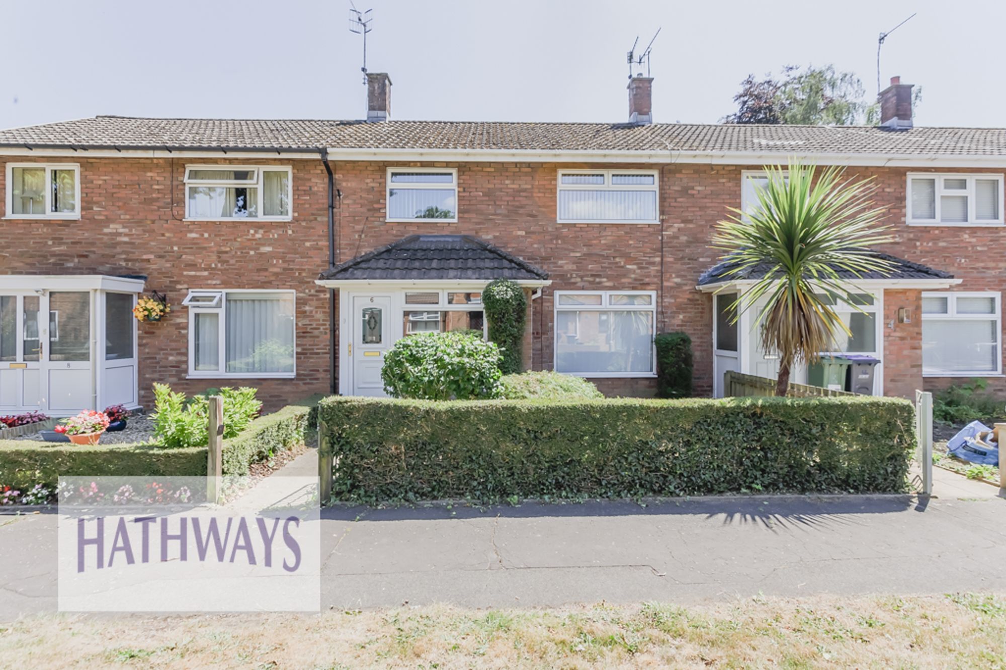 3 bed mid-terraced house to rent in Llyswen Walk, Cwmbran, NP44