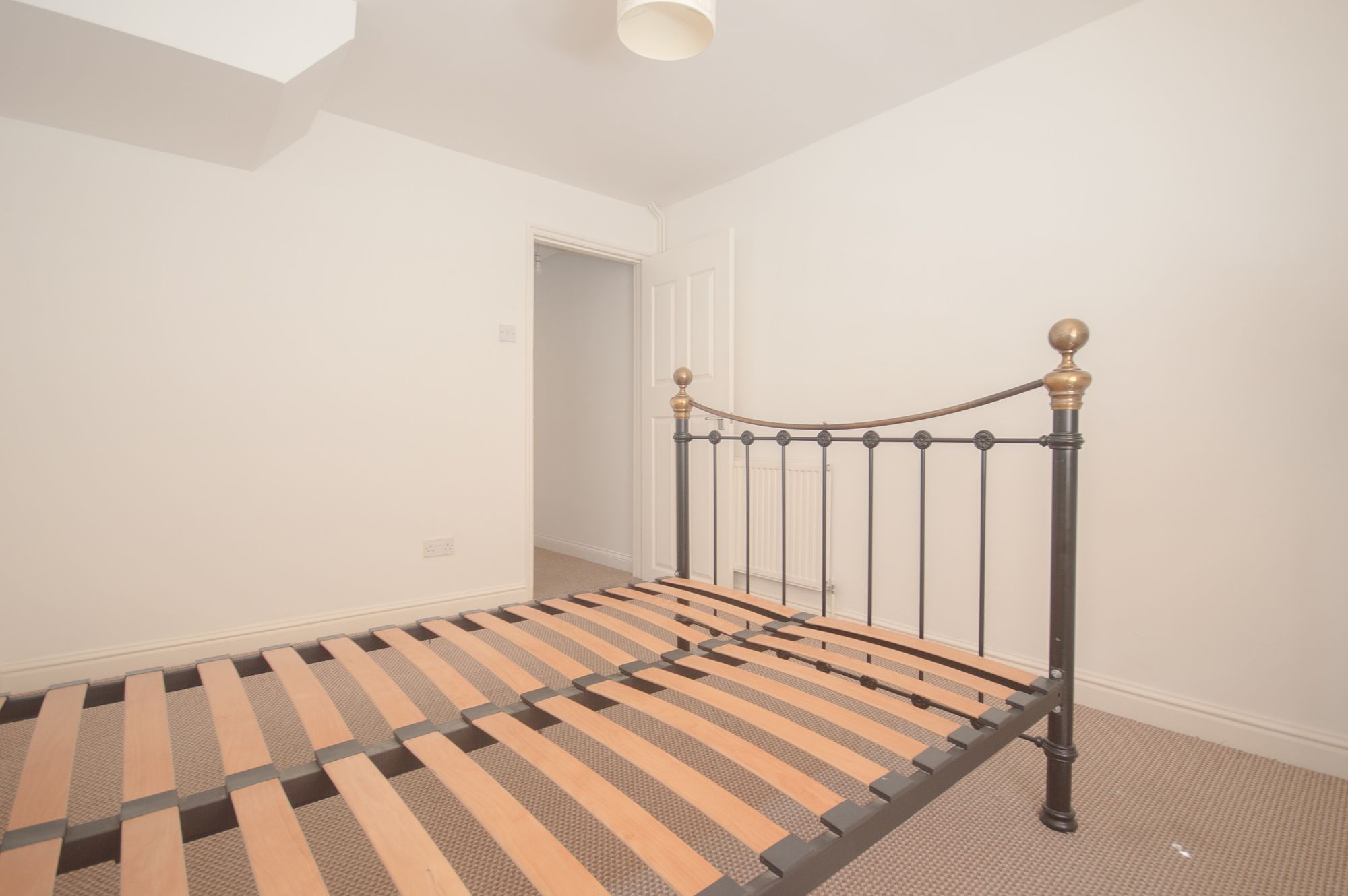 2 bed terraced house to rent in Albion Road, Pontypool 12