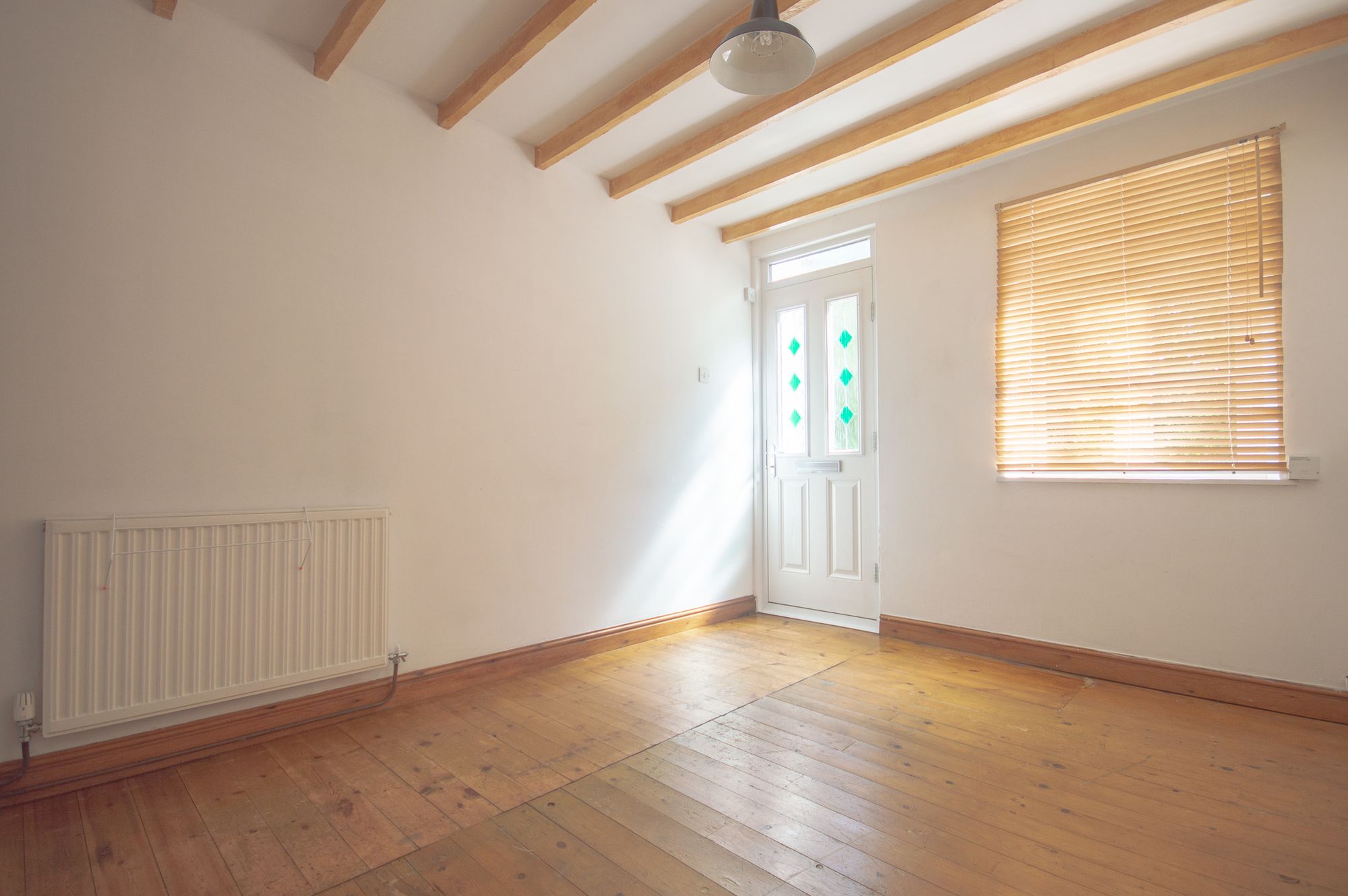 2 bed terraced house to rent in Albion Road, Pontypool  - Property Image 2