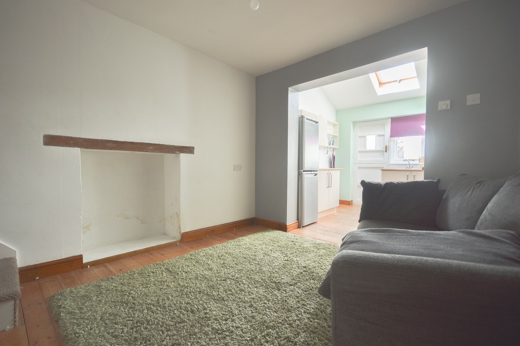 2 bed terraced house to rent in Albion Road, Pontypool 6