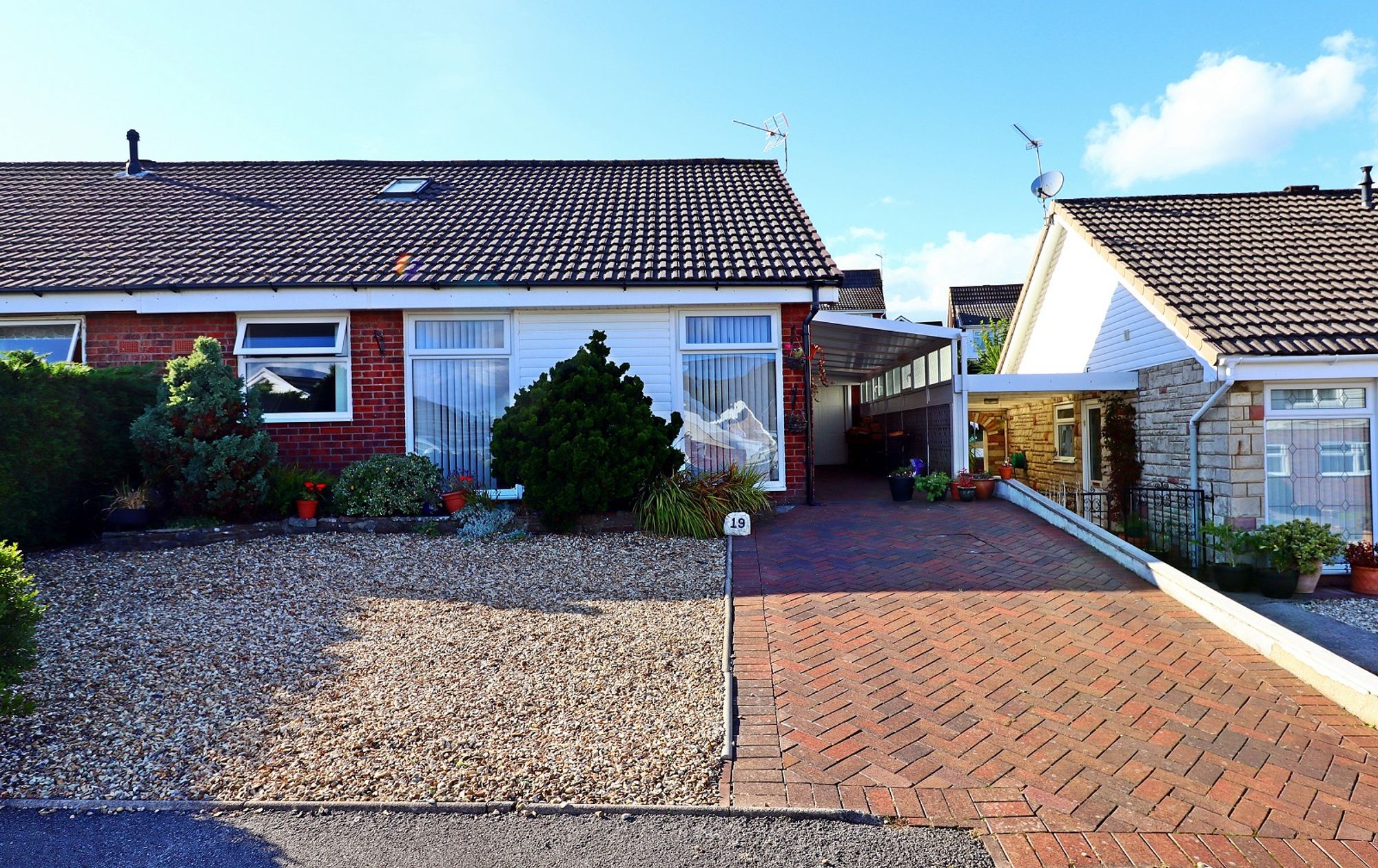 4 bed for sale in Mayfield Place, Pontyclun - Property Image 1