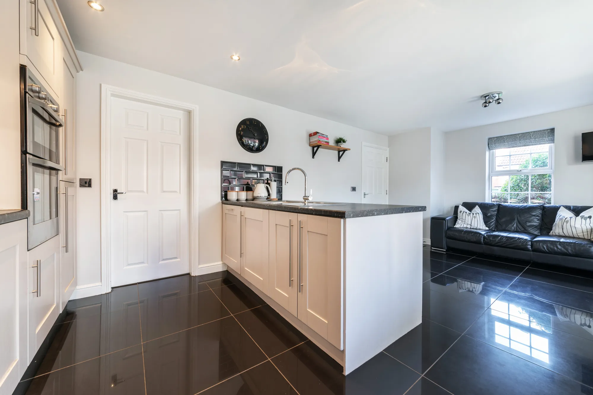 5 bed detached house for sale in Furrow Close, Loughborough  - Property Image 6