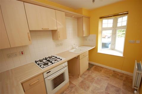 2 bed house to rent in Goldcrest Close  - Property Image 2
