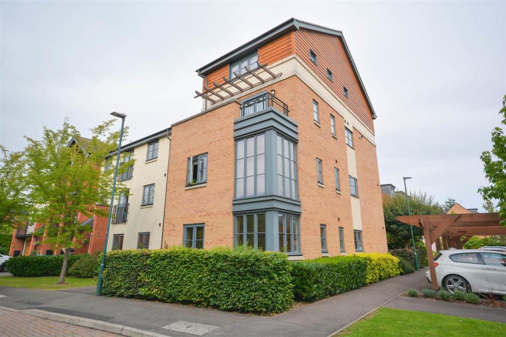 2 bed apartment to rent in Deane Road - Property Image 1