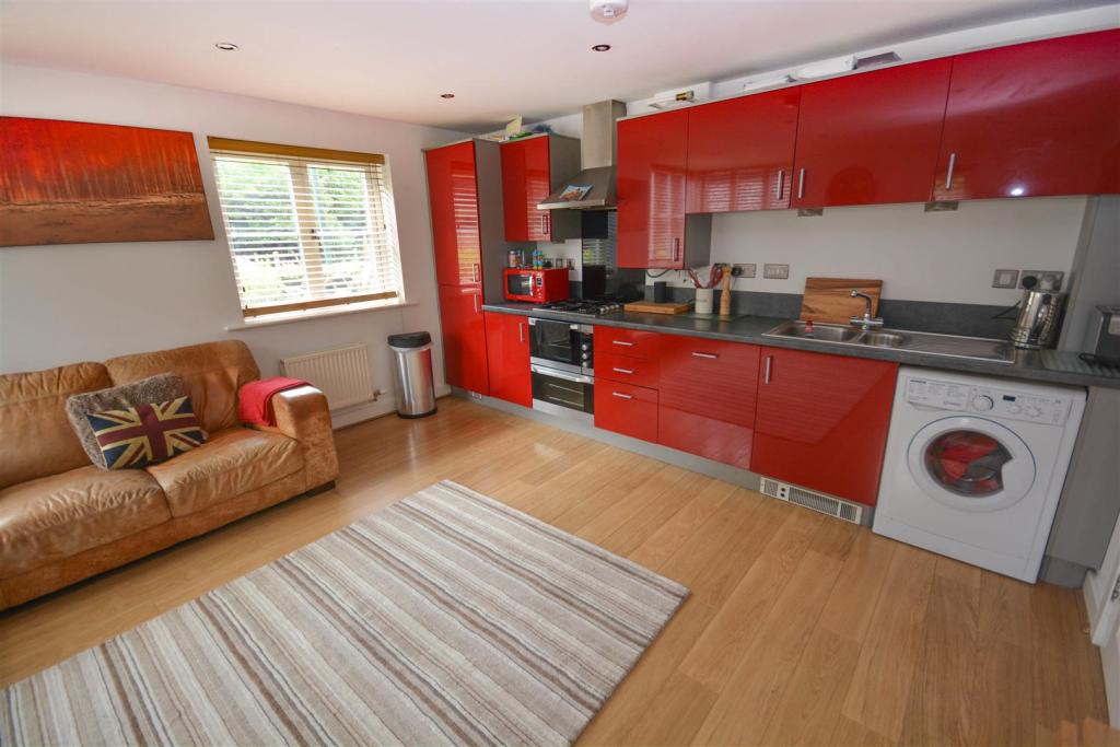 2 bed apartment to rent in Deane Road  - Property Image 3