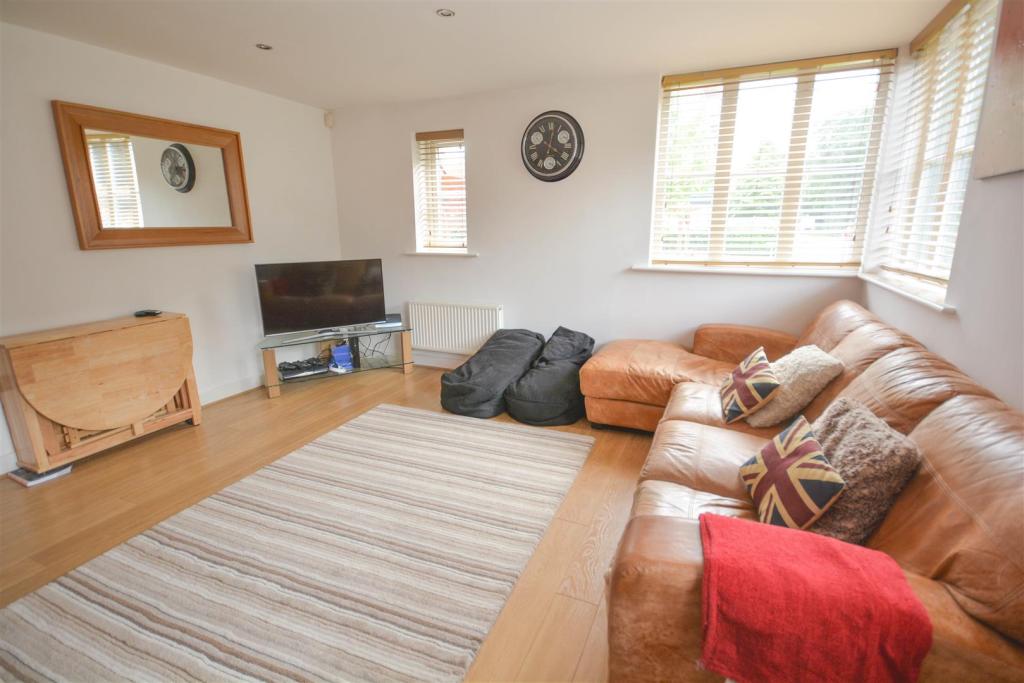 2 bed apartment to rent in Deane Road  - Property Image 9