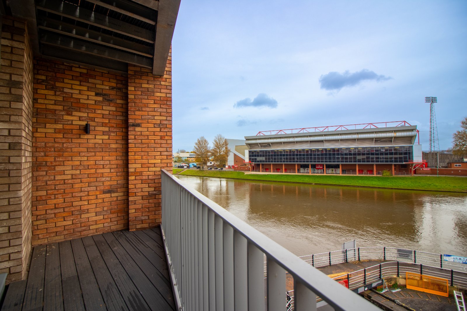 2 bed apartment for sale in Trent Bridge View, Nottingham  - Property Image 2