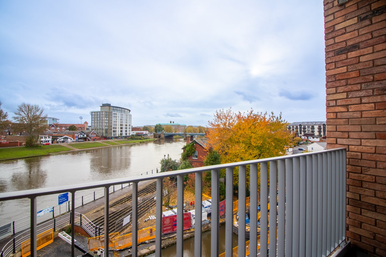 2 bed apartment for sale in Trent Bridge View, Nottingham  - Property Image 3