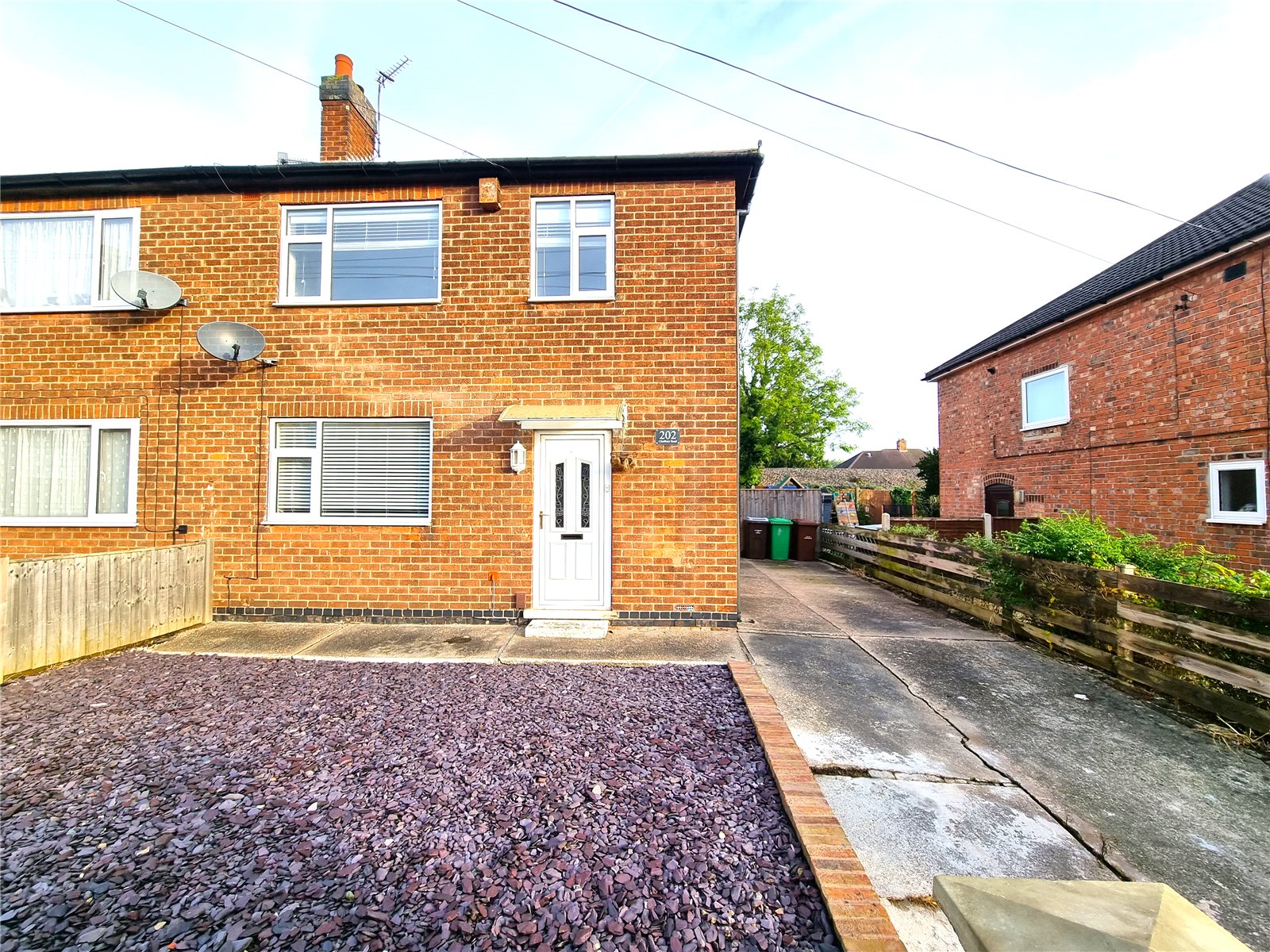 3 bed house to rent in Charlbury Road, Nottingham - Property Image 1