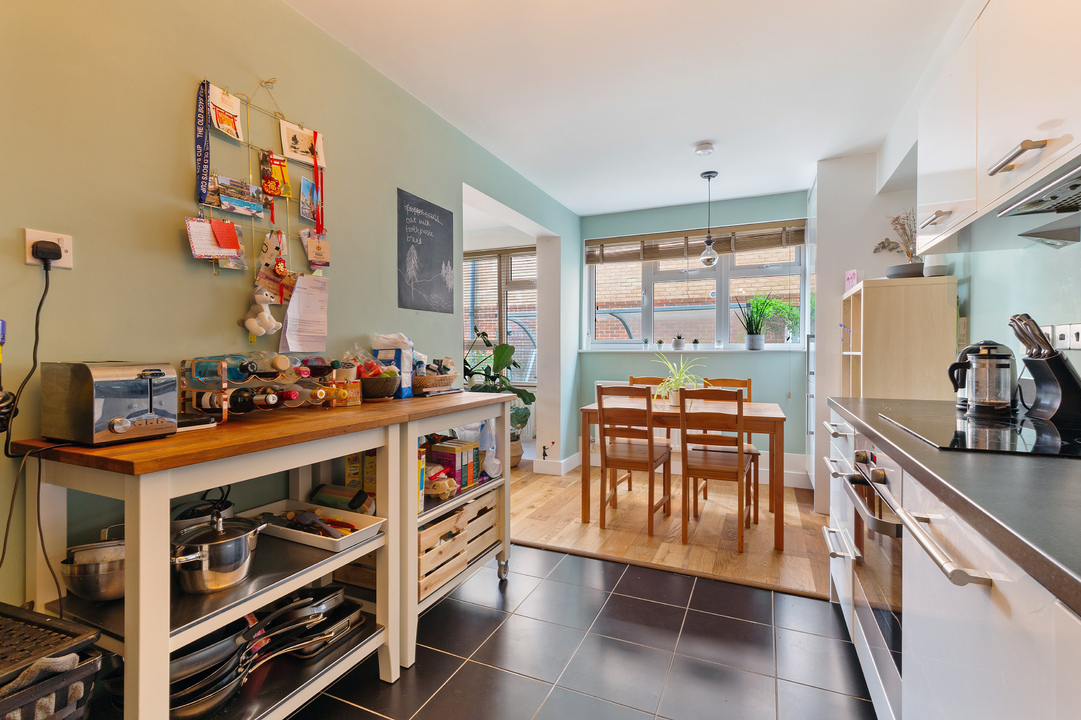 2 bed for sale in Limerick Close, London  - Property Image 7