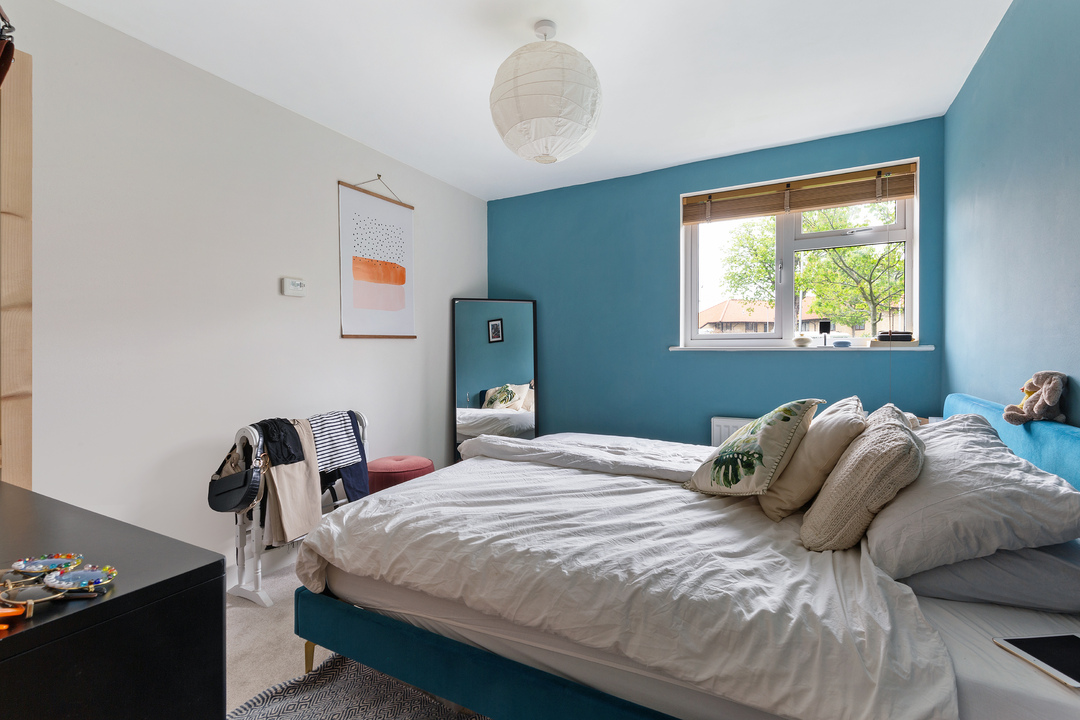 2 bed for sale in Limerick Close, London  - Property Image 8