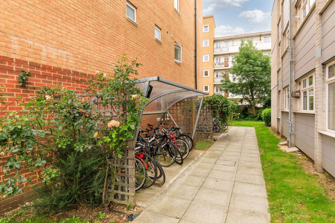2 bed for sale in Limerick Close, London  - Property Image 12