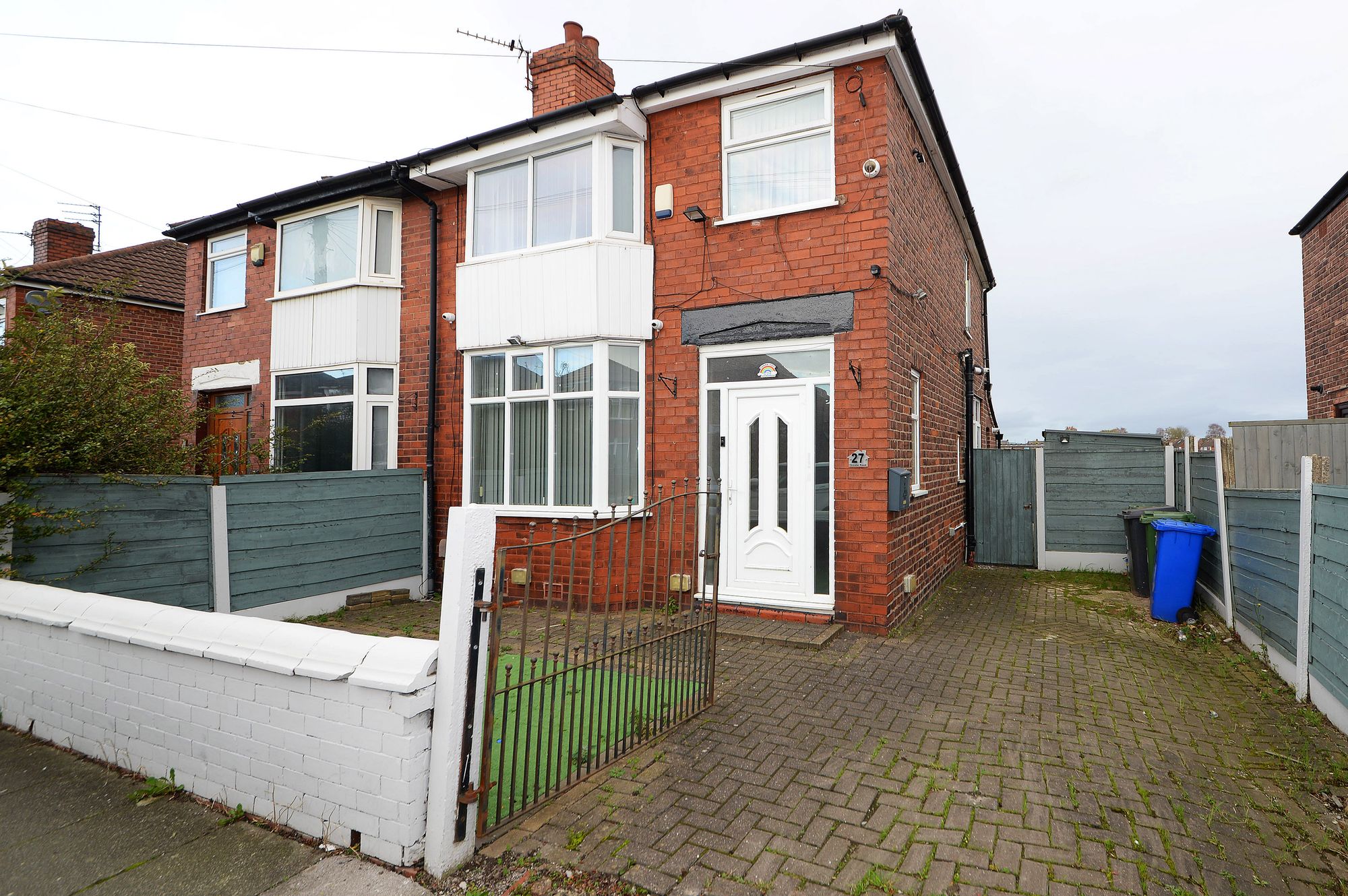 3 bed semi-detached house for sale in Circular Road, Manchester  - Property Image 1