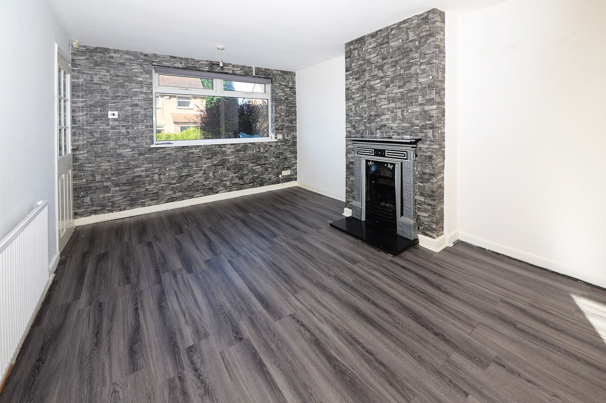 2 bed mid-terraced house for sale in Windsor Drive, Dukinfield  - Property Image 4