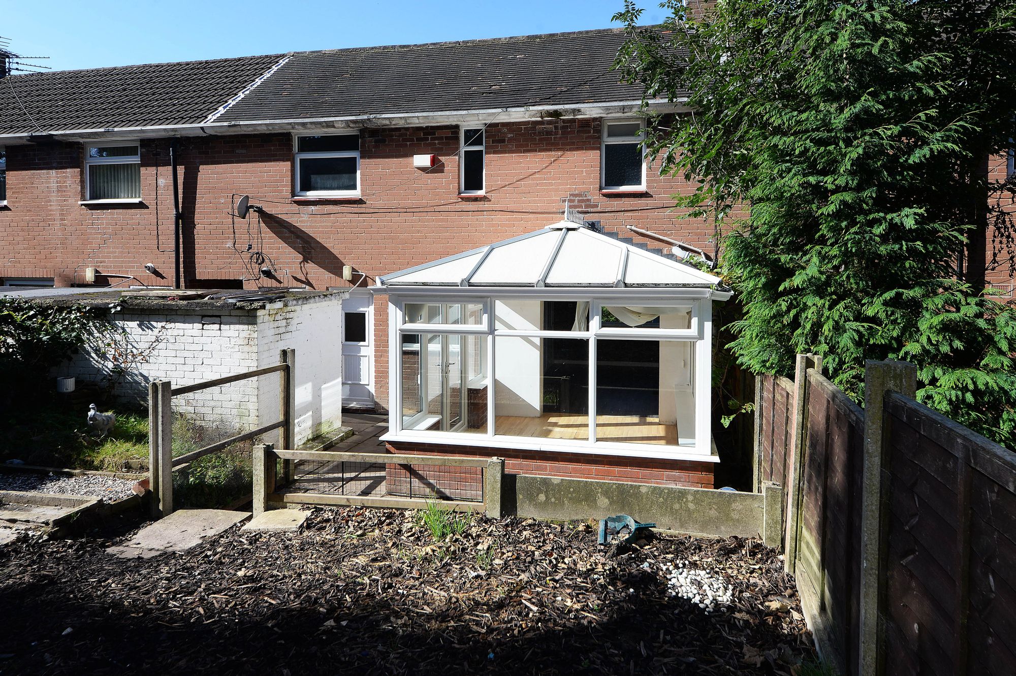 2 bed mid-terraced house for sale in Windsor Drive, Dukinfield  - Property Image 20